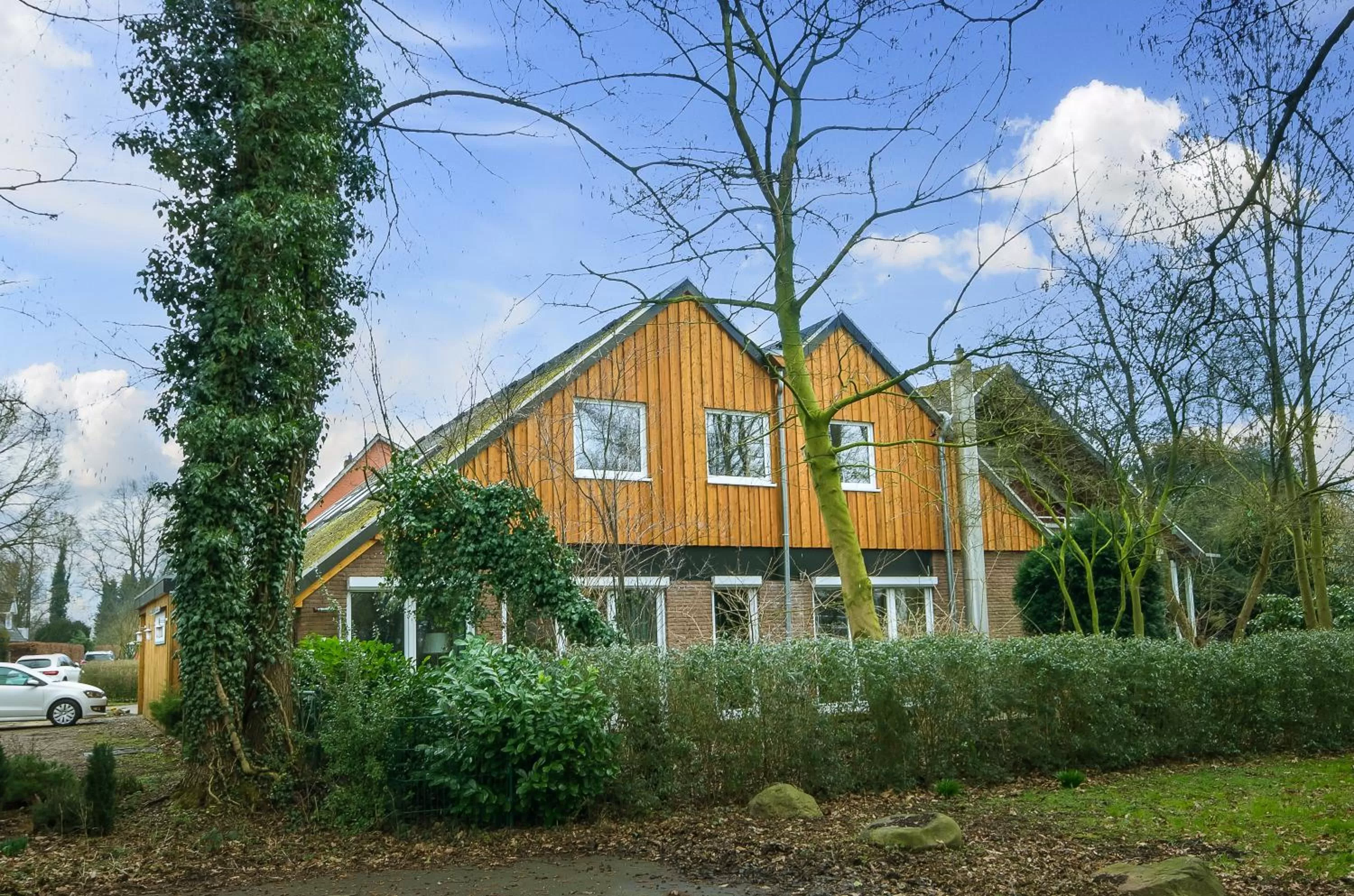 Property building in Haus Biederstaedt & LivJana