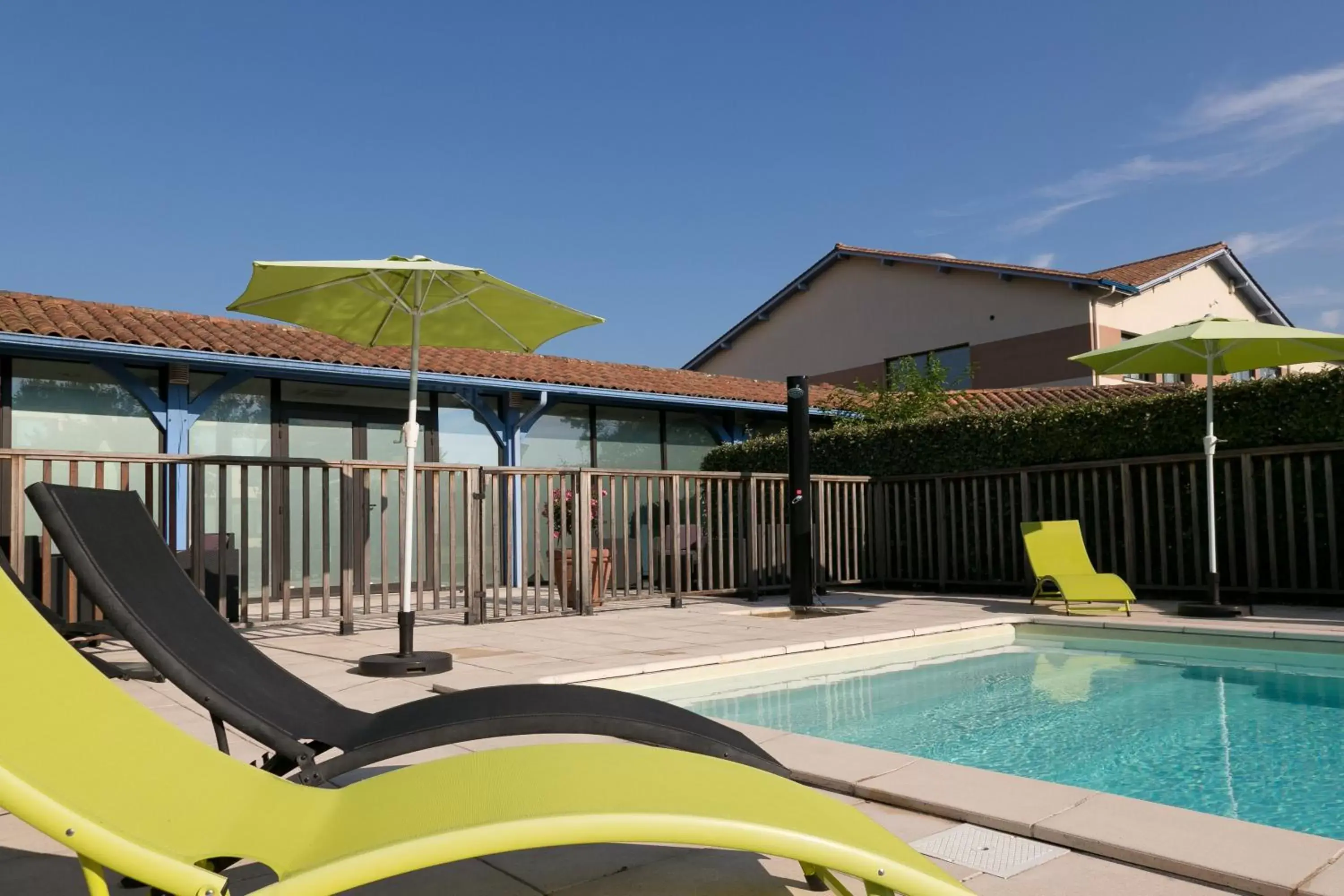 Pool view, Swimming Pool in Kyriad Prestige Bordeaux Aeroport