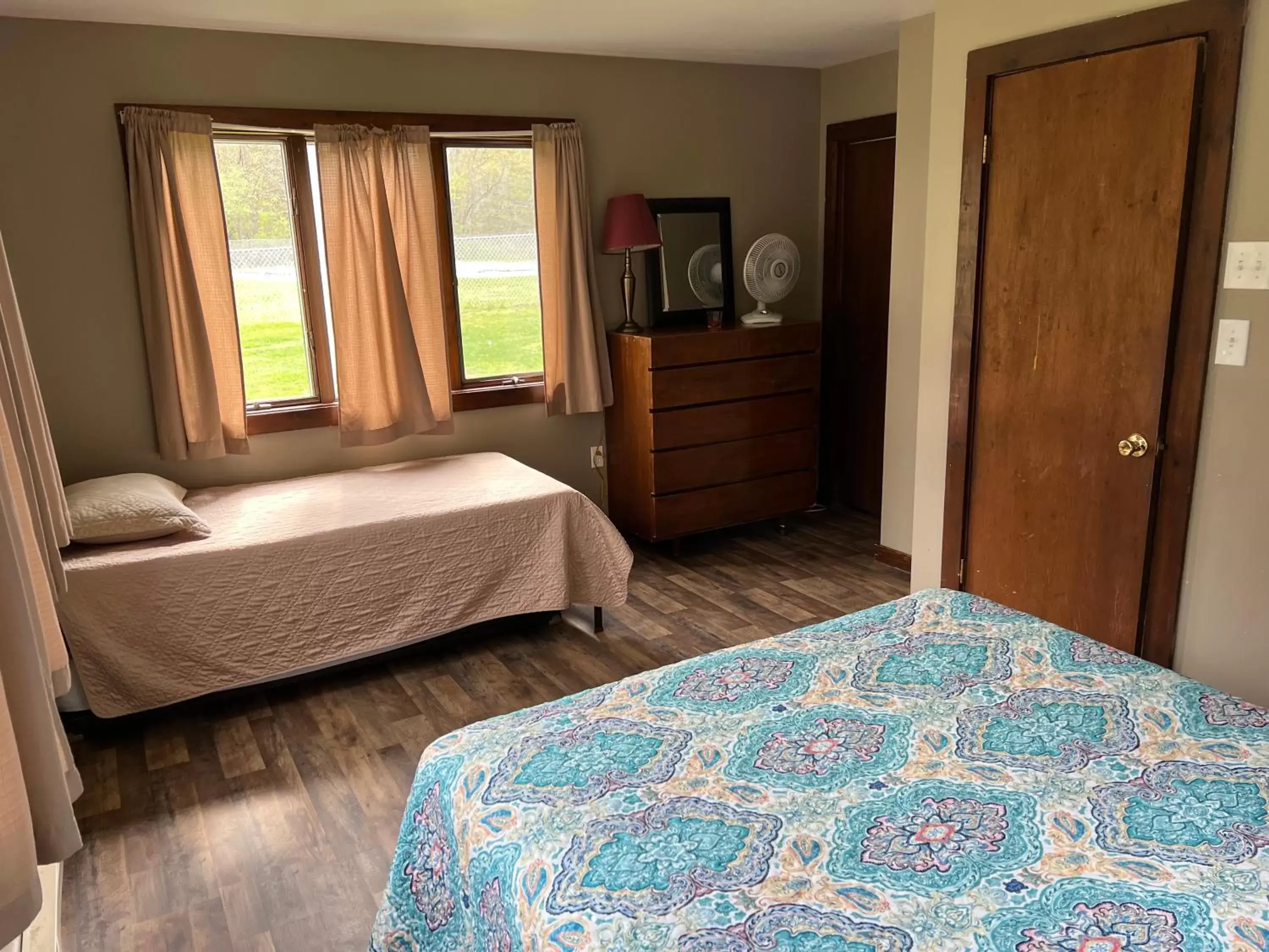 Bed in Echo Valley Cottages