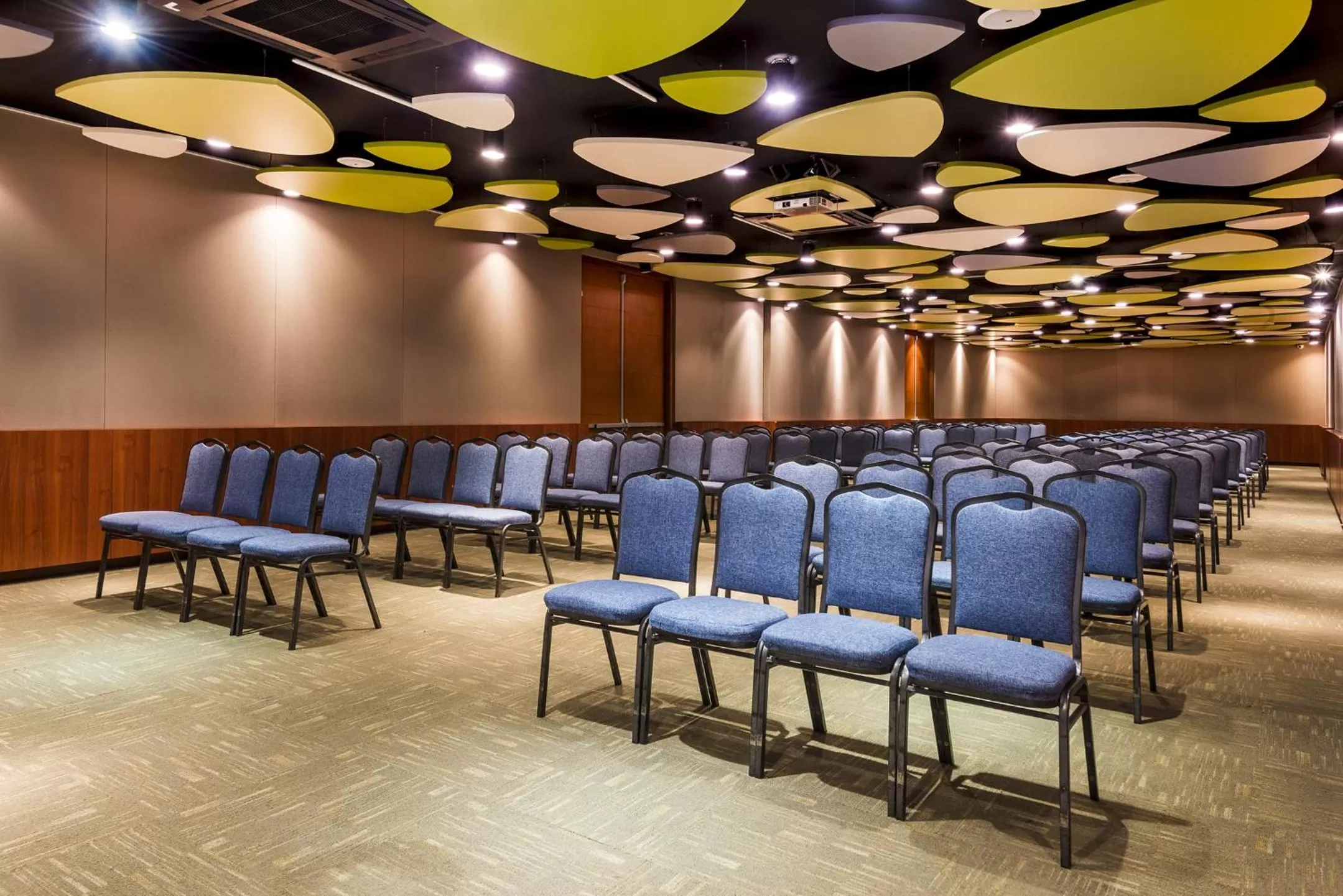 Business facilities in Cosmos 100 Hotel & Centro de Convenciones - Hoteles Cosmos