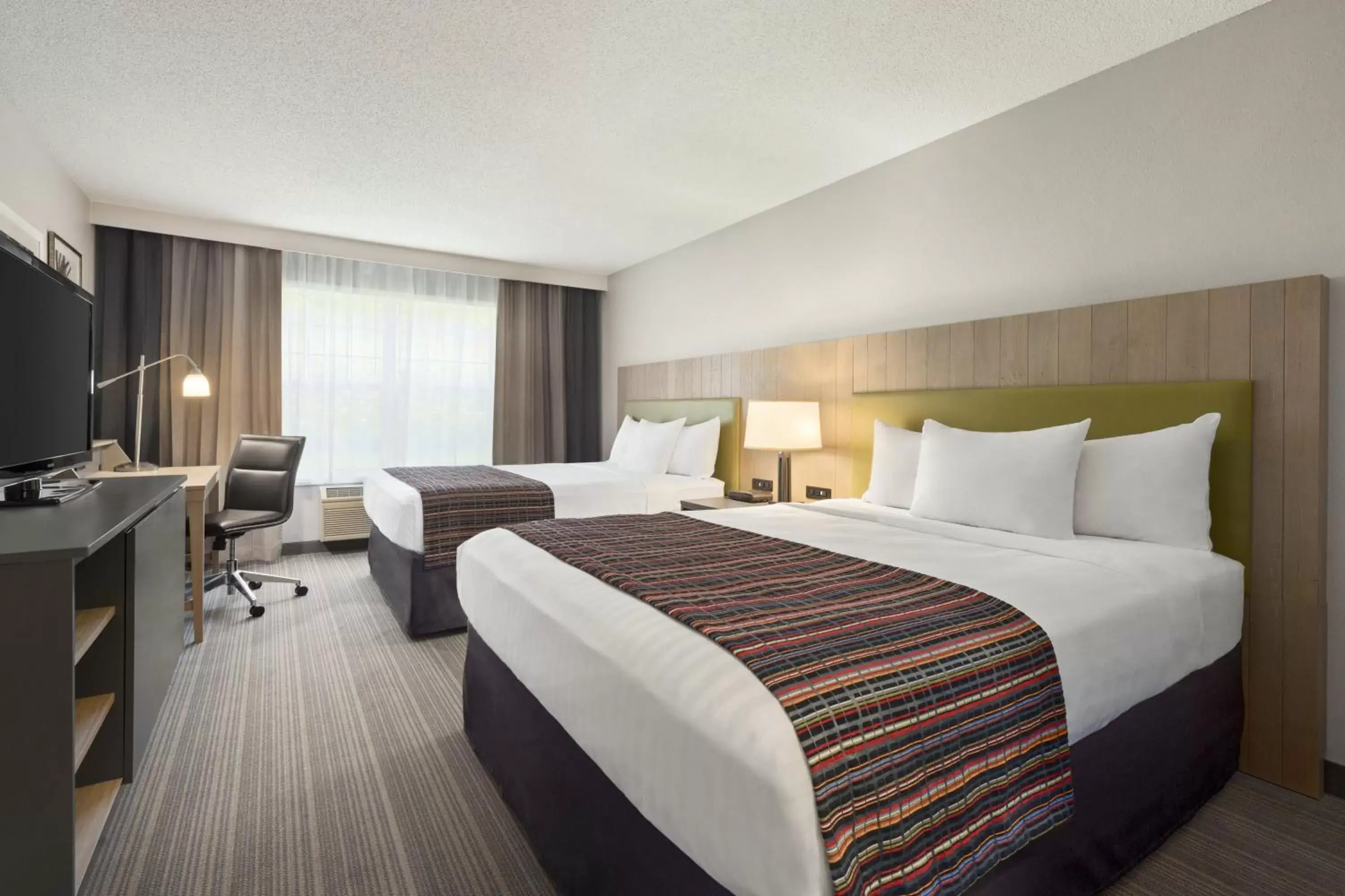 Photo of the whole room, Room Photo in Country Inn & Suites by Radisson, Decorah, IA
