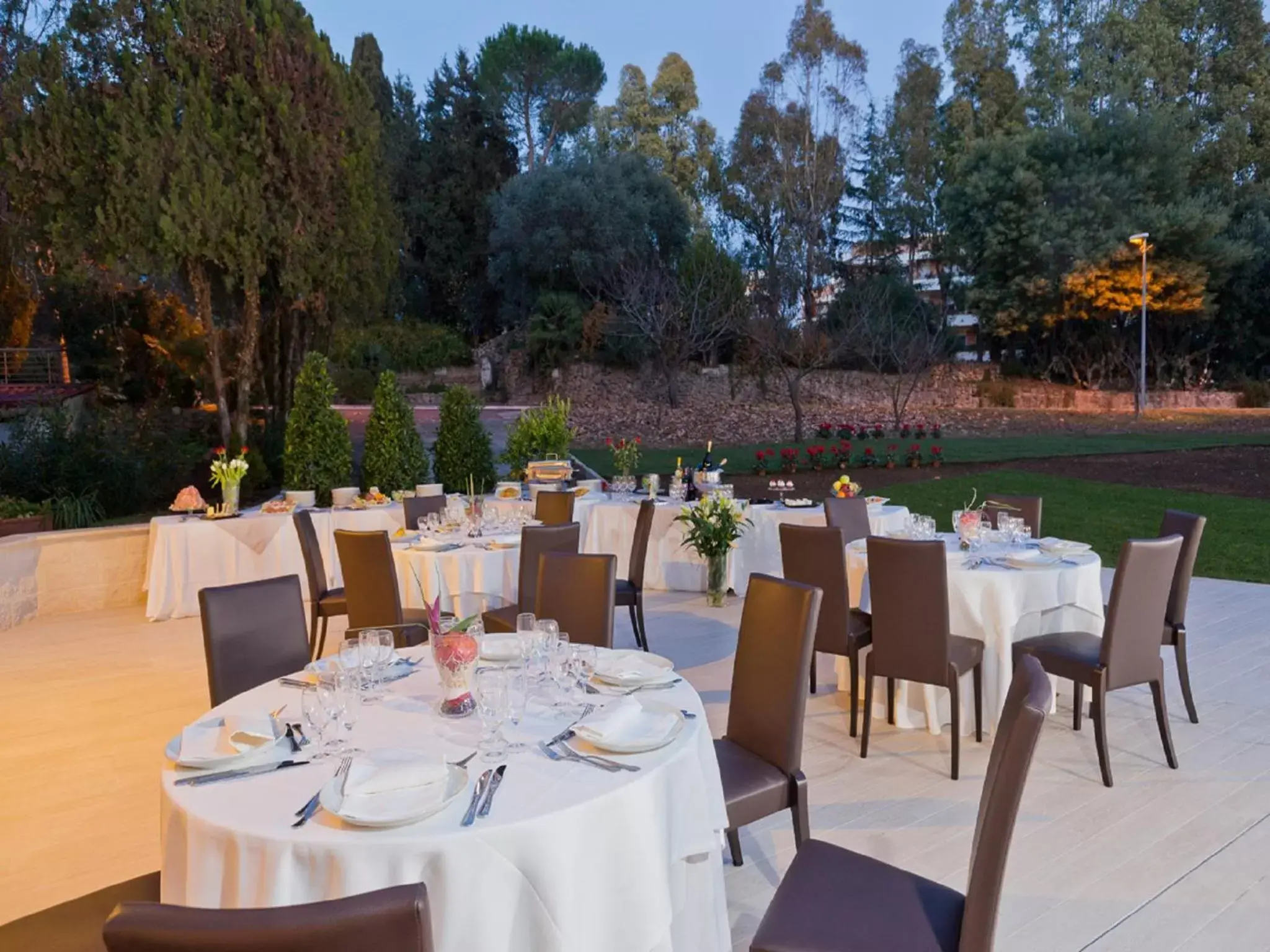 Restaurant/Places to Eat in Ele Green Park Hotel Pamphili