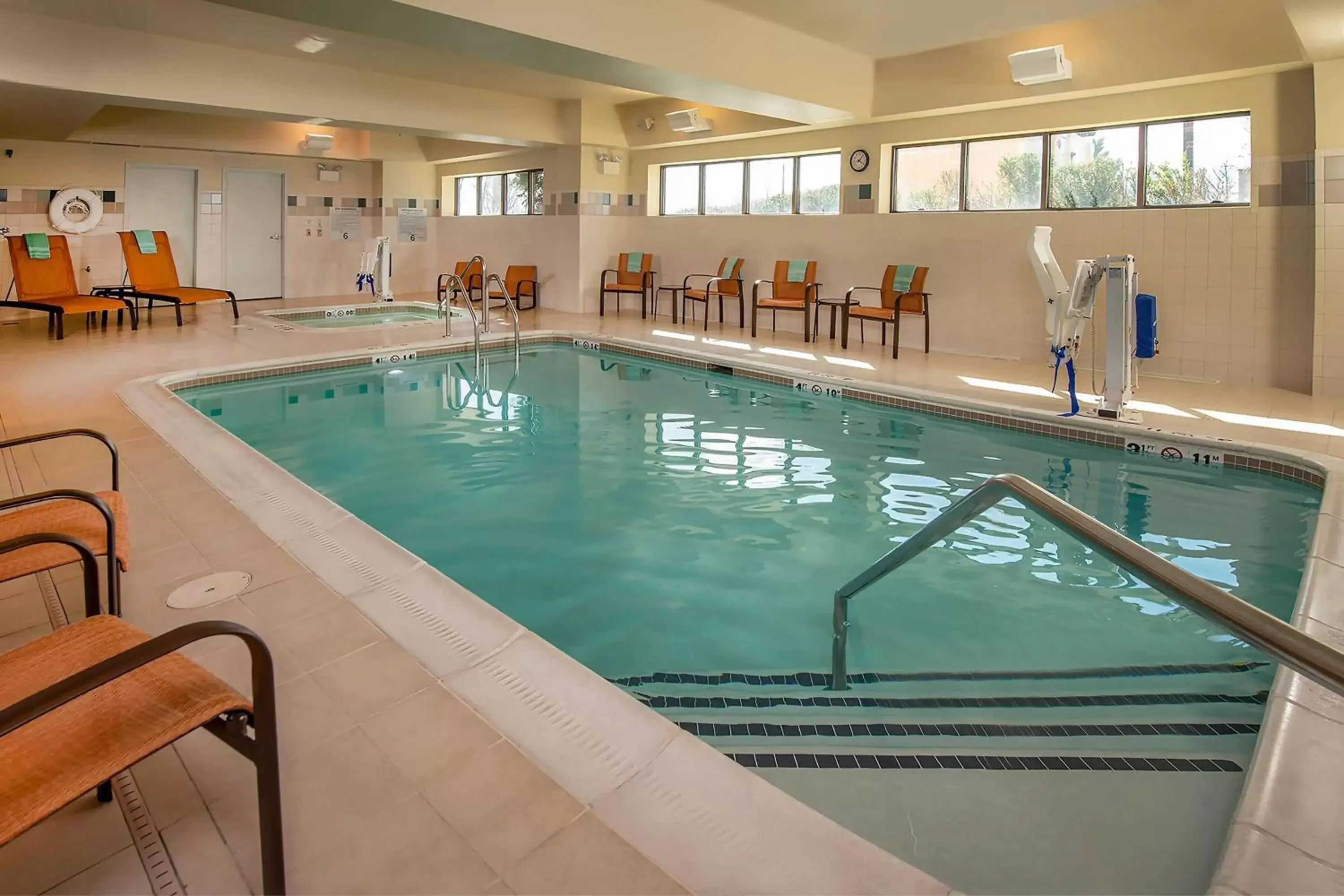 Swimming Pool in Courtyard by Marriott Hagerstown