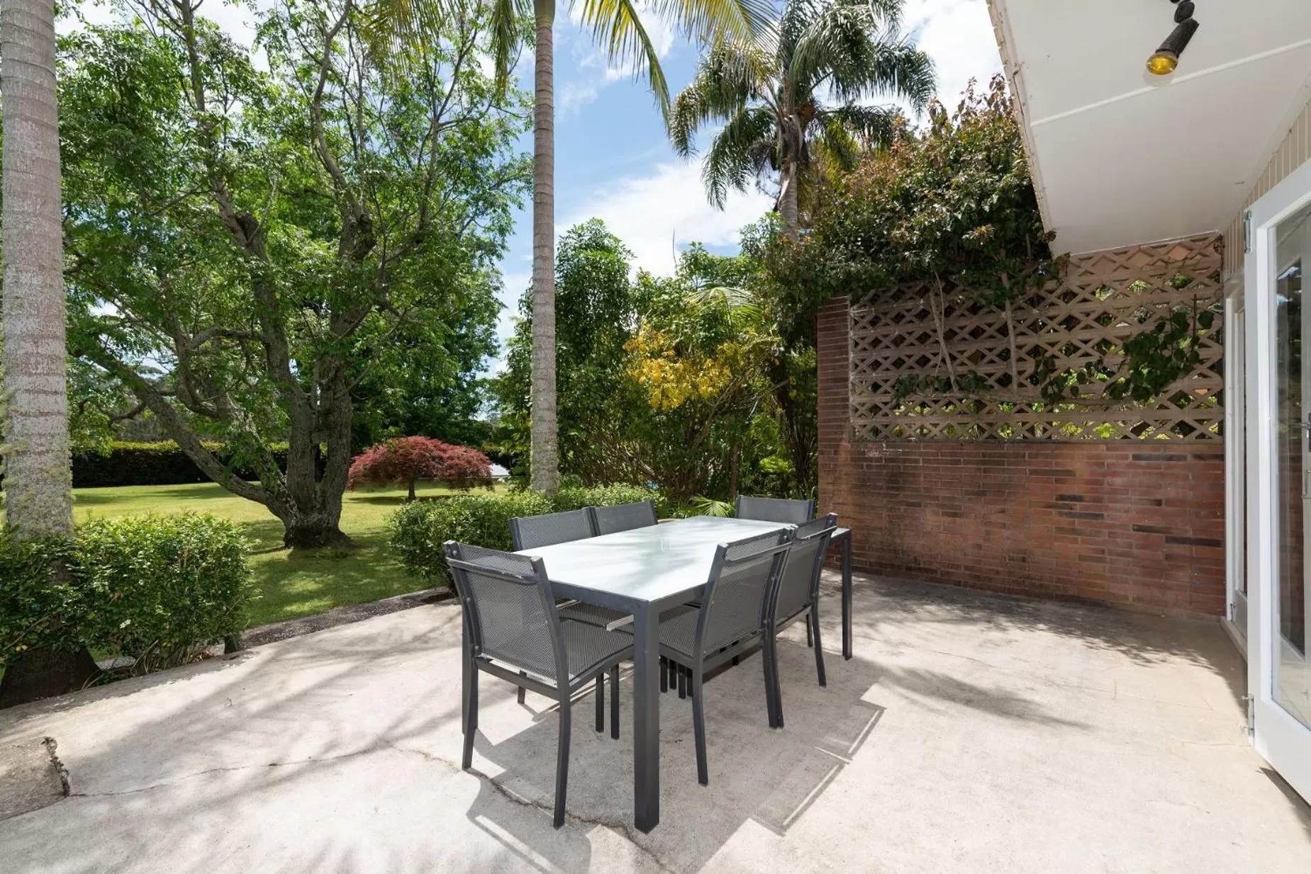 Patio in Pāteke Lodge