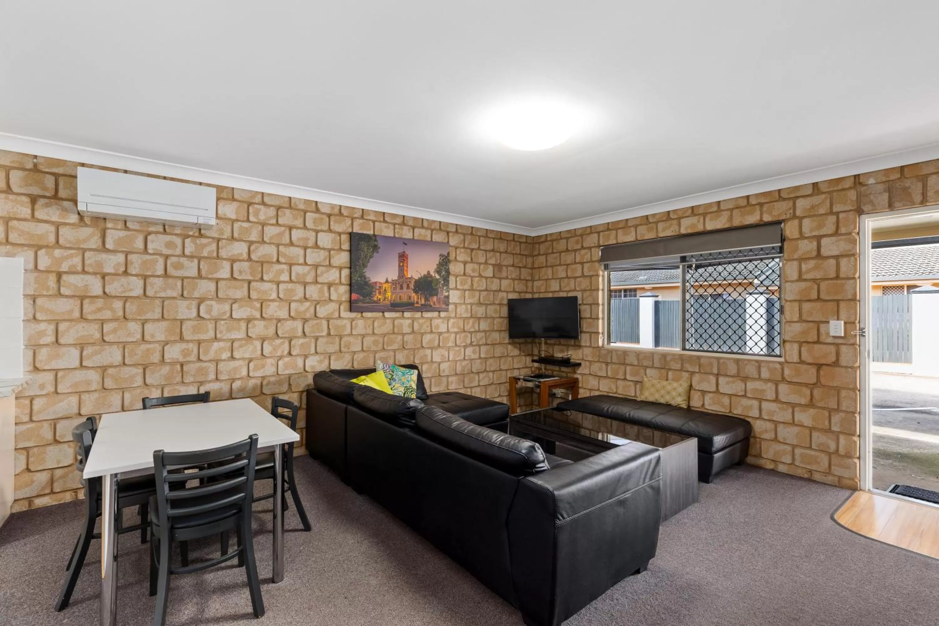 Two-Bedroom Apartment in Great Divide Motor Inn