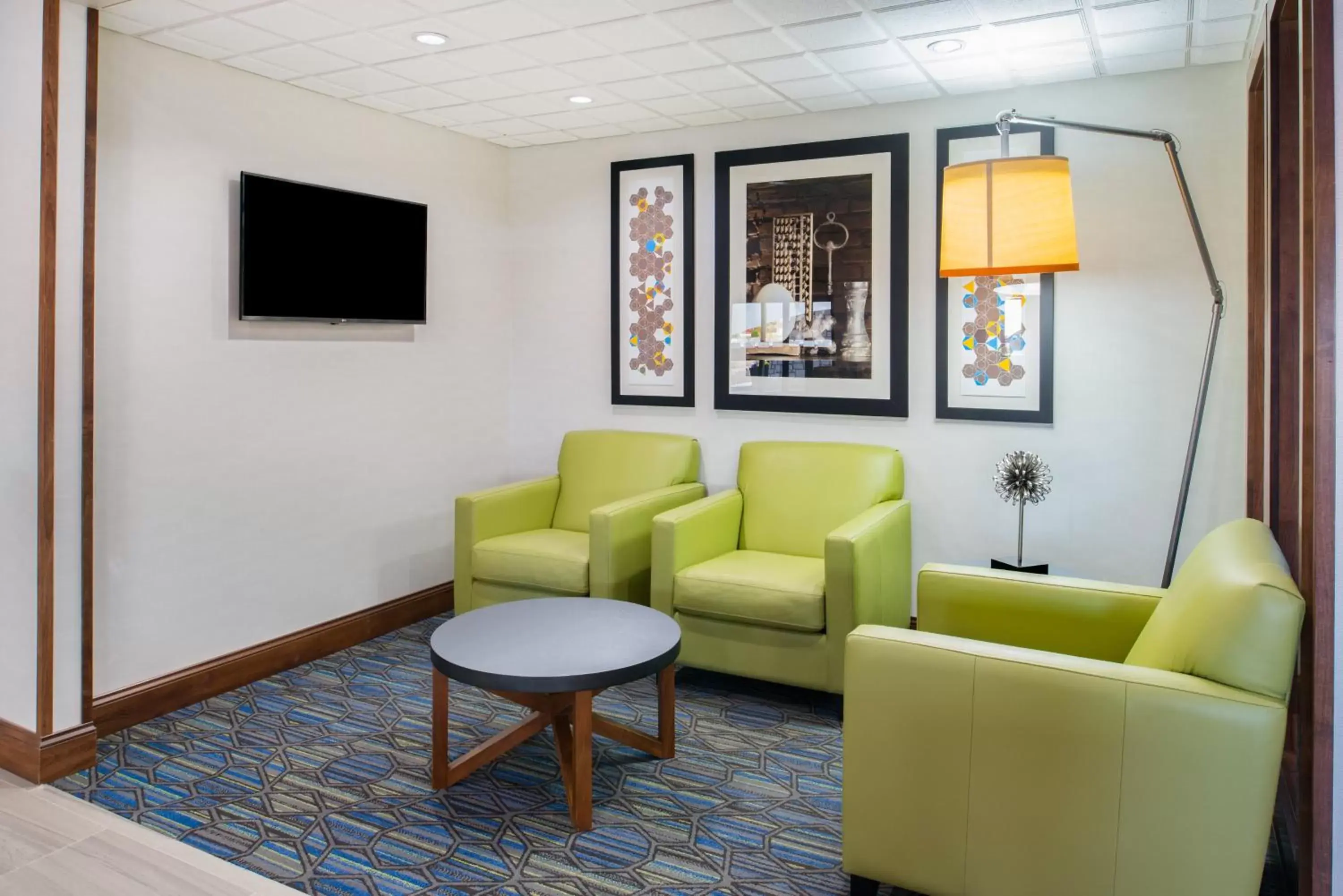 Property building, Seating Area in Holiday Inn Express Hotel & Suites Bismarck, an IHG Hotel