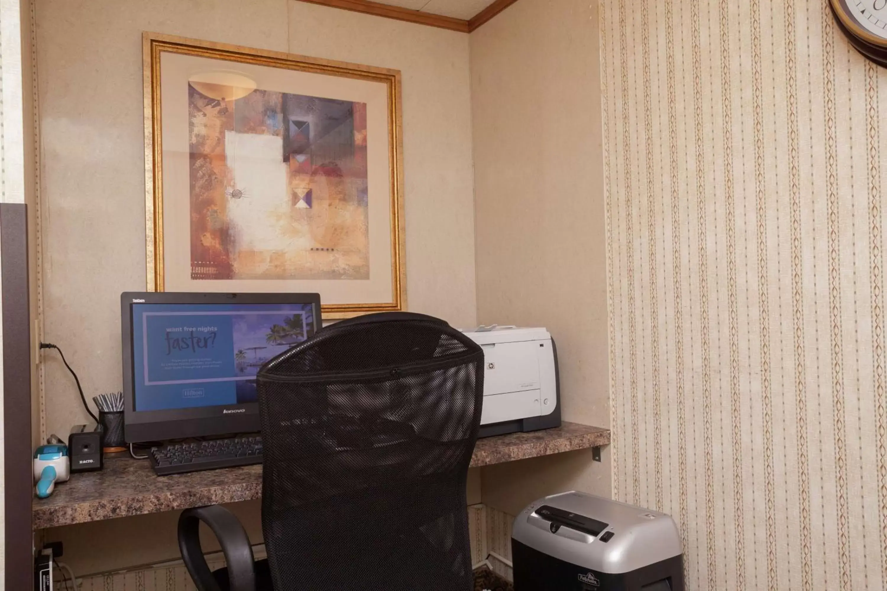 Business facilities, Business Area/Conference Room in Hampton Inn Oneonta