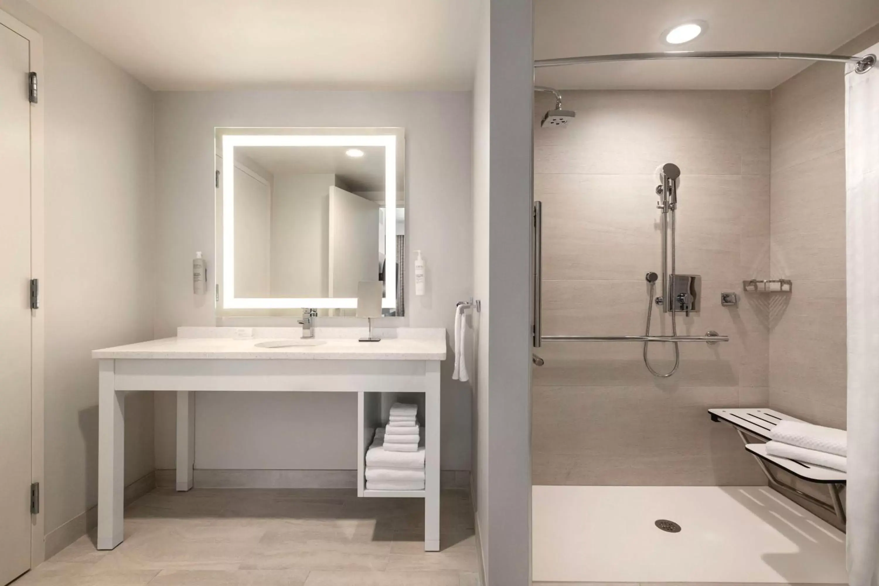 Bathroom in Embassy Suites By Hilton Panama City Beach Resort