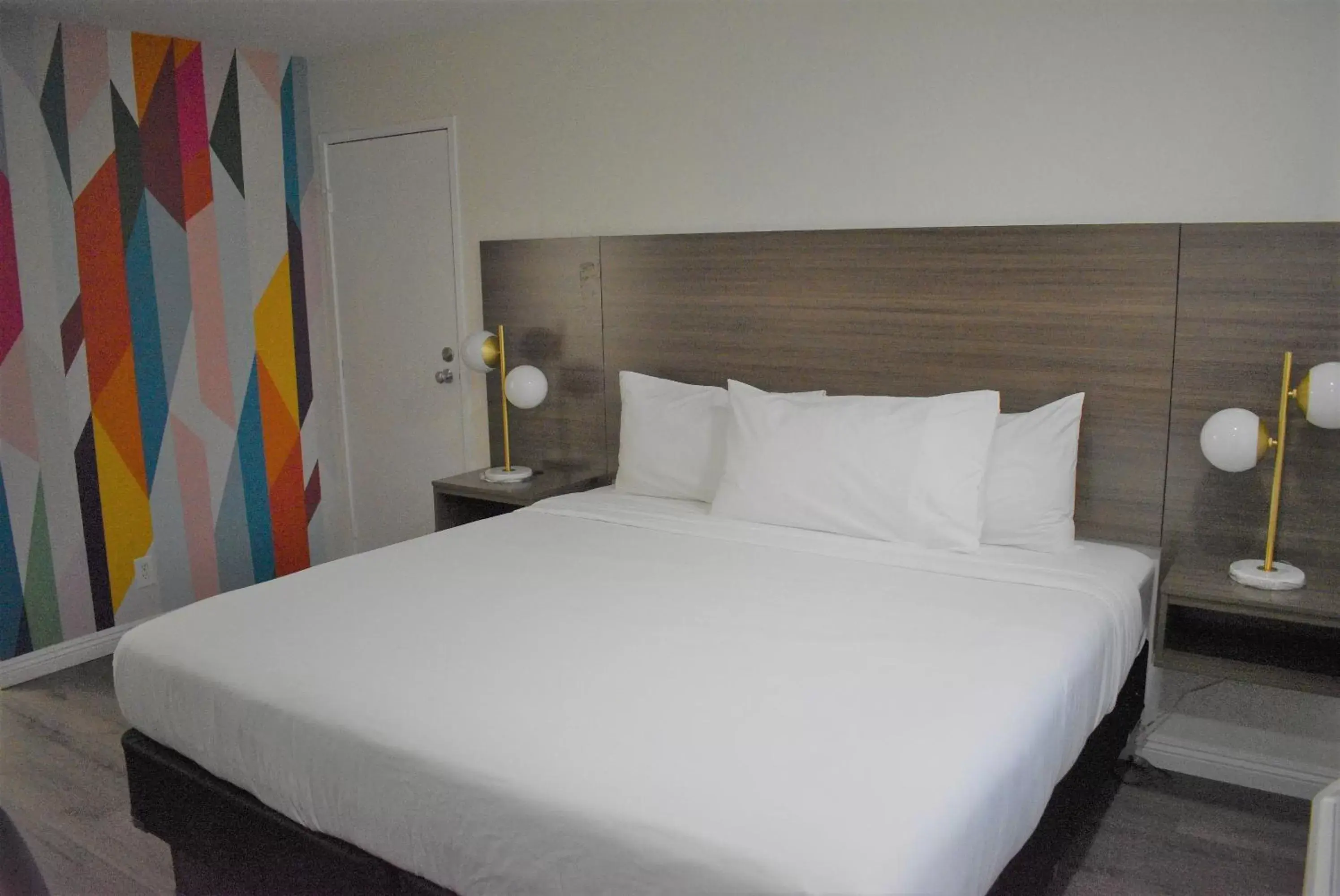Bedroom, Bed in Signature Anaheim Maingate Bedroom, Bed in Signature Anaheim Maingate