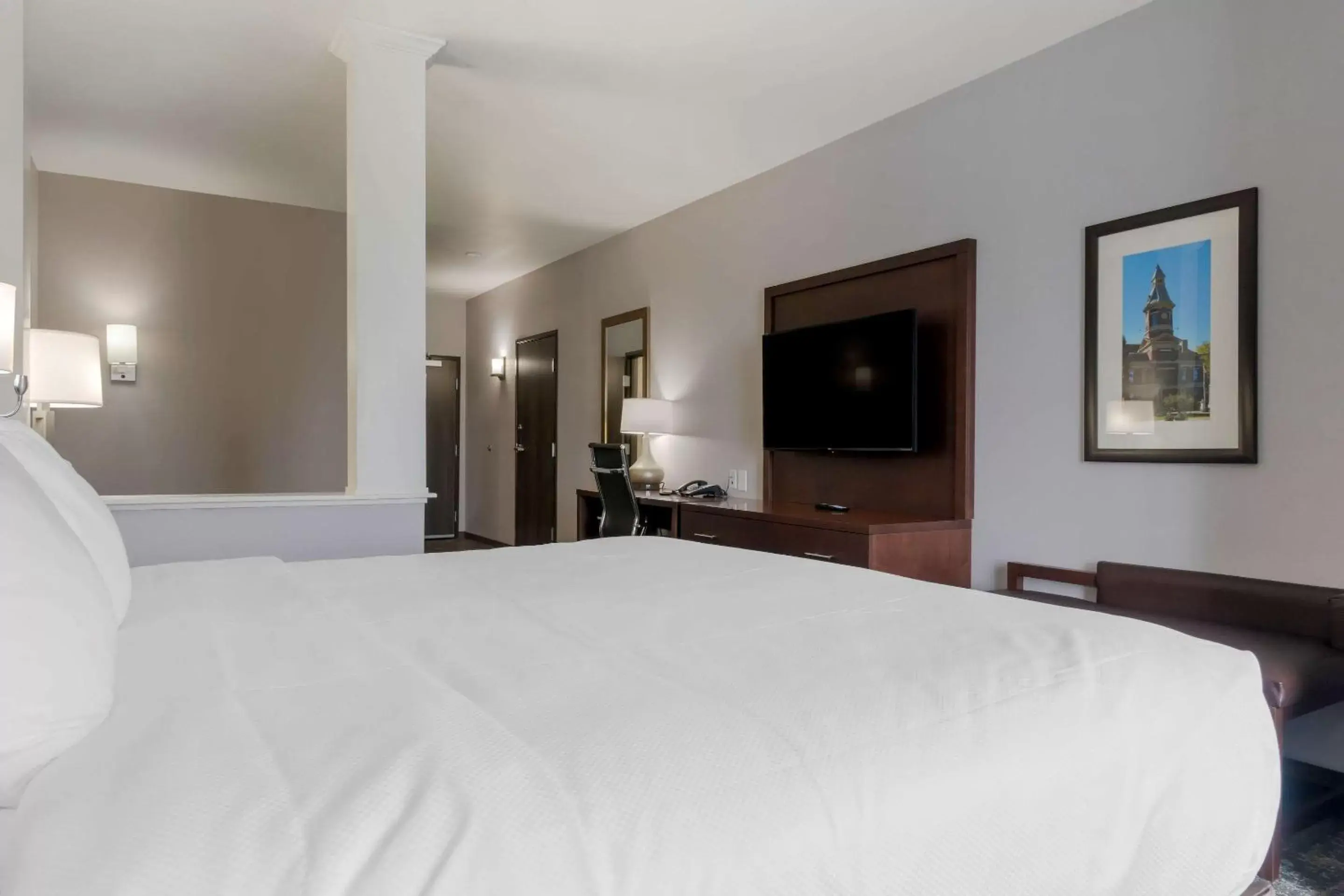 Bedroom, Bed in Comfort Suites Paducah Mall Area Bedroom, Bed in Comfort Suites Paducah Mall Area