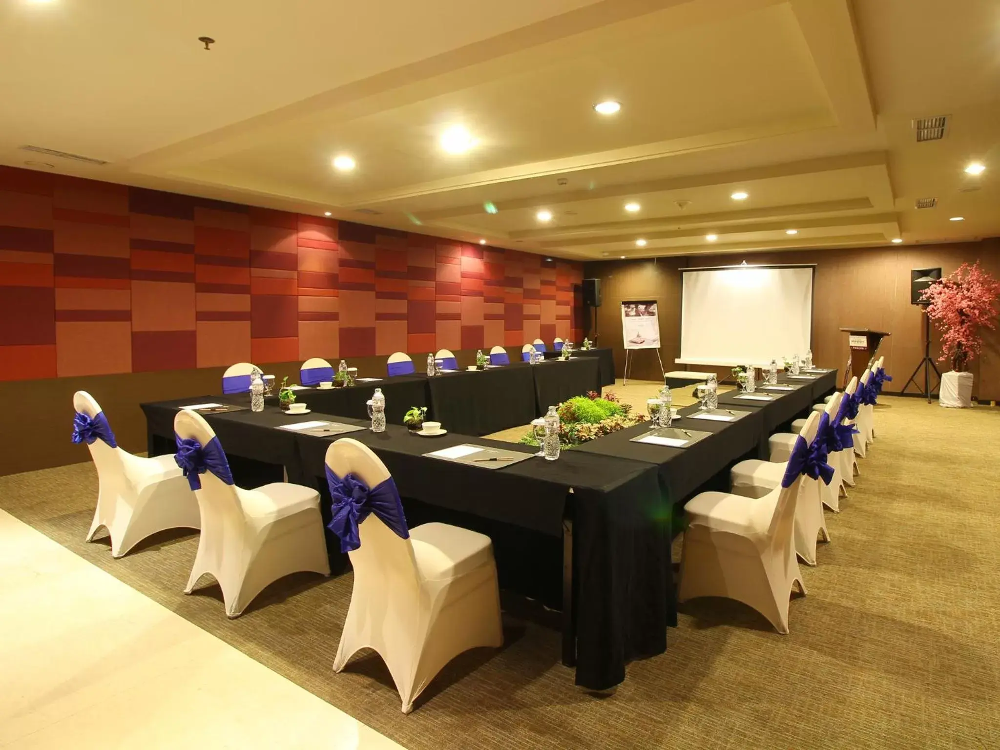 Banquet/Function facilities in Mercure Padang