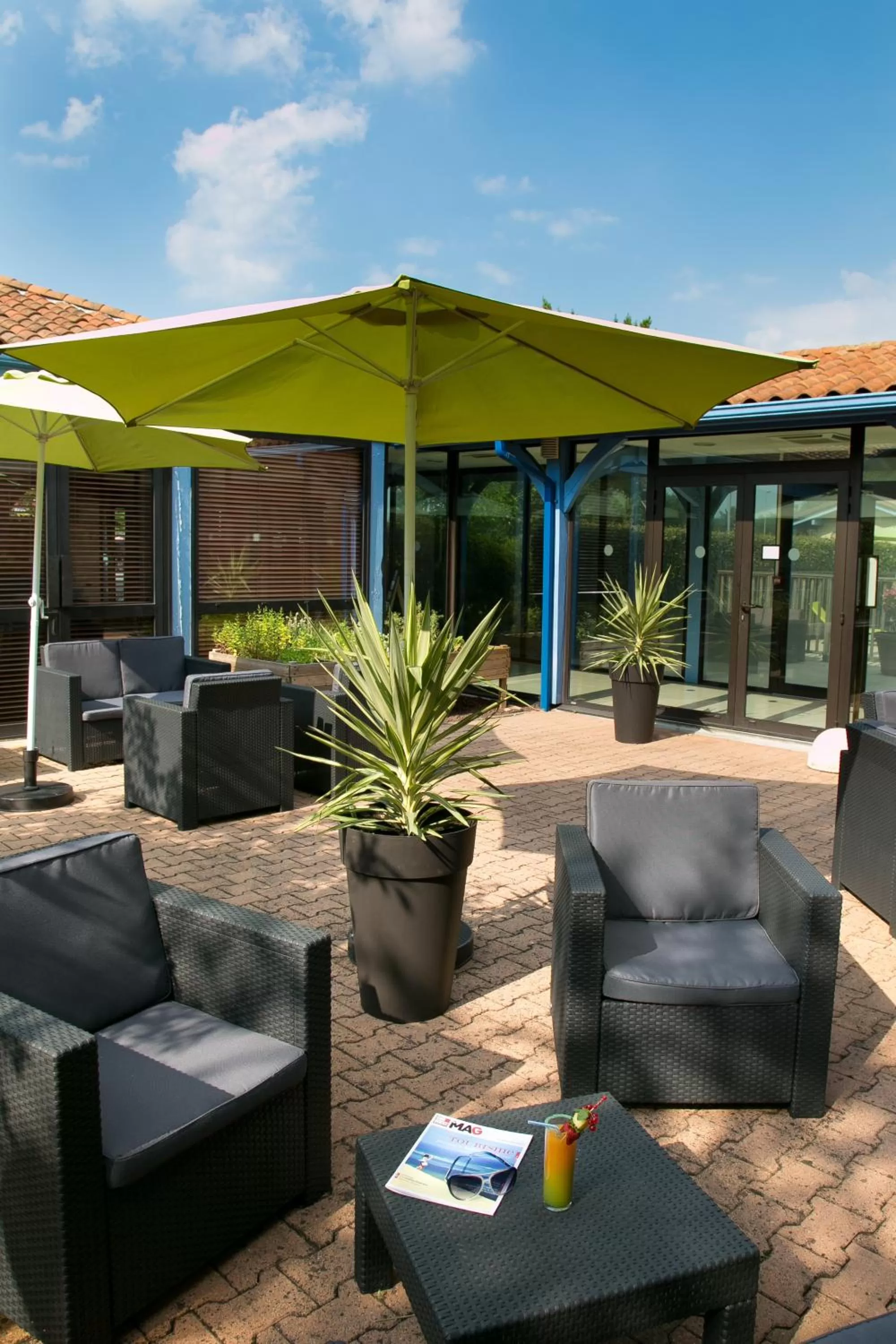 Garden in Kyriad Prestige - Bordeaux Aeroport