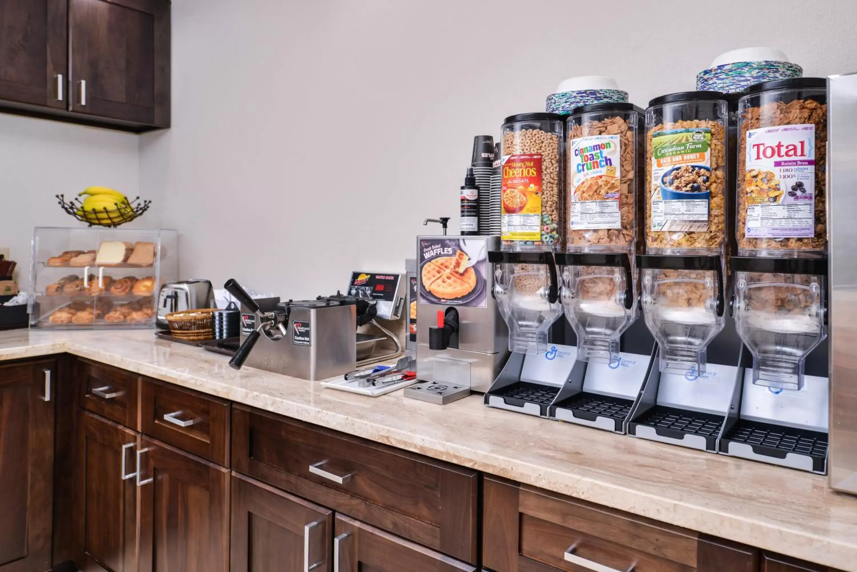 Continental breakfast in Good Living Inn Continental breakfast in Good Living Inn