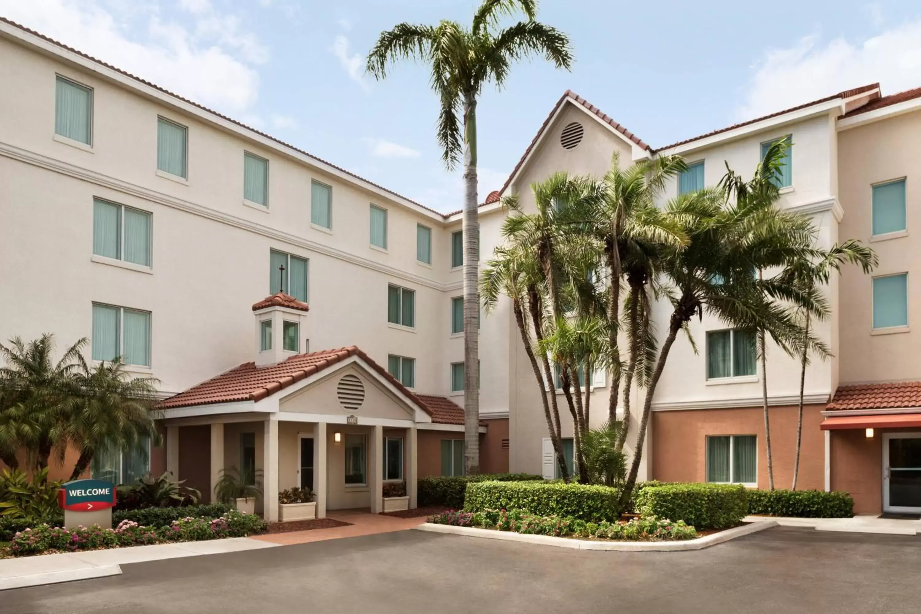 Property Building in TownePlace Suites Boca Raton