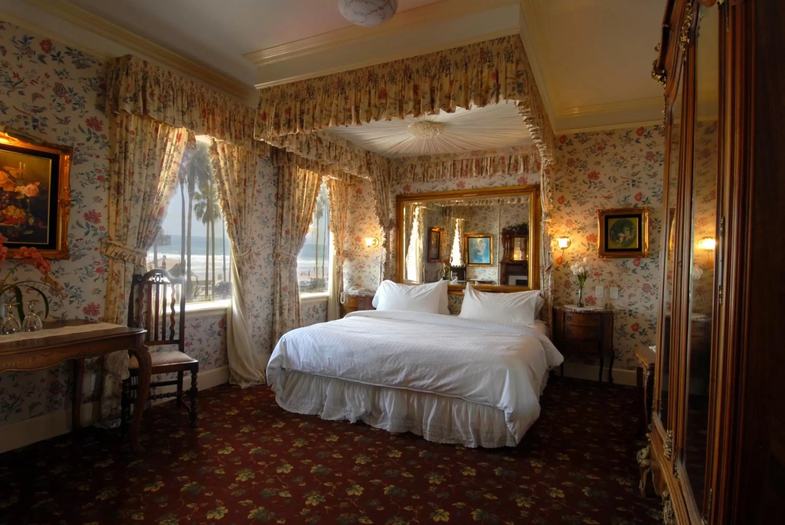 Sea view, Bed in Doryman's Oceanfront Inn Sea view, Bed in Doryman's Oceanfront Inn