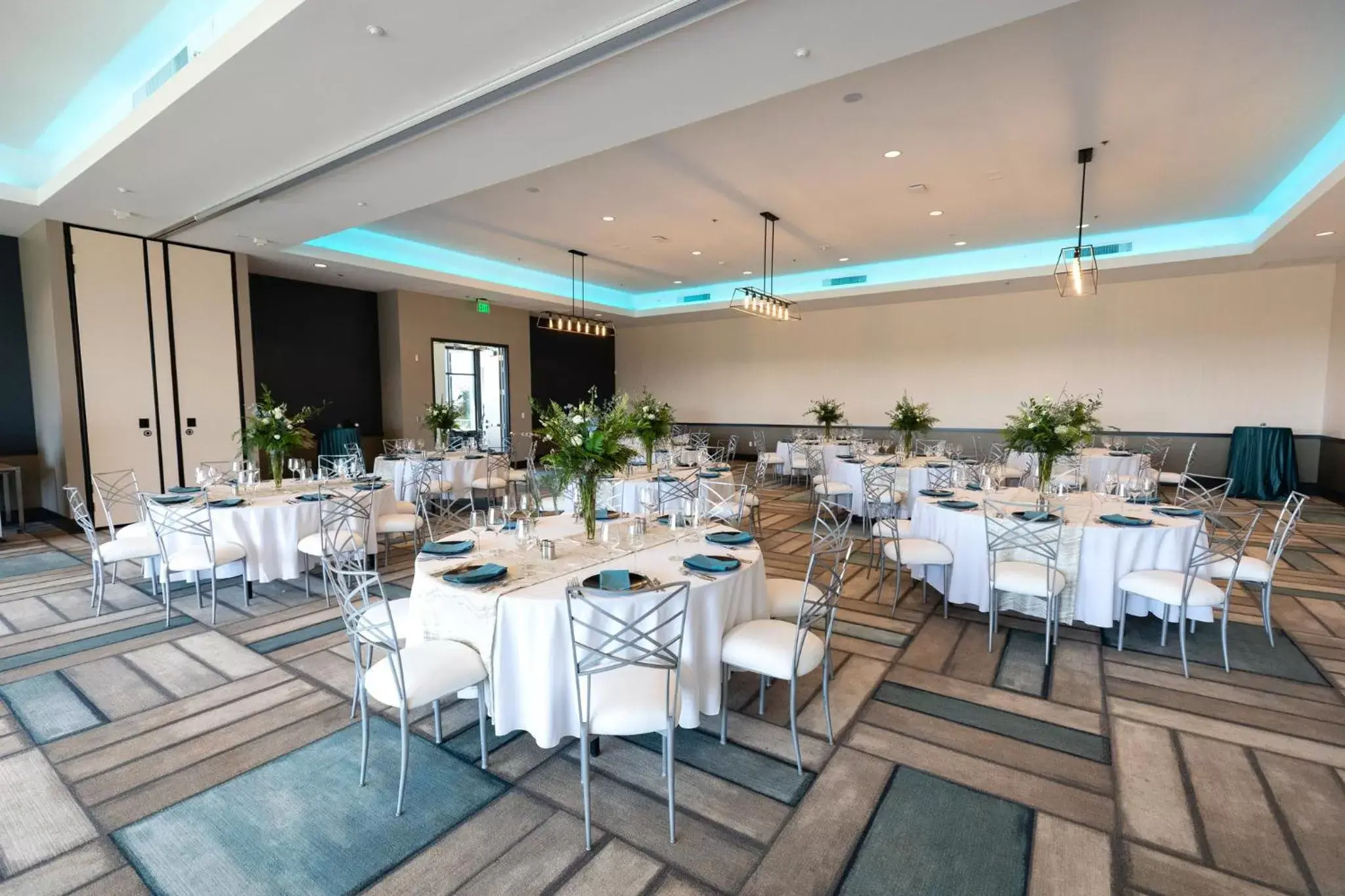Banquet/Function facilities, Restaurant/Places to Eat in Hotel Indigo Seattle Everett Waterfront Place, an IHG Hotel