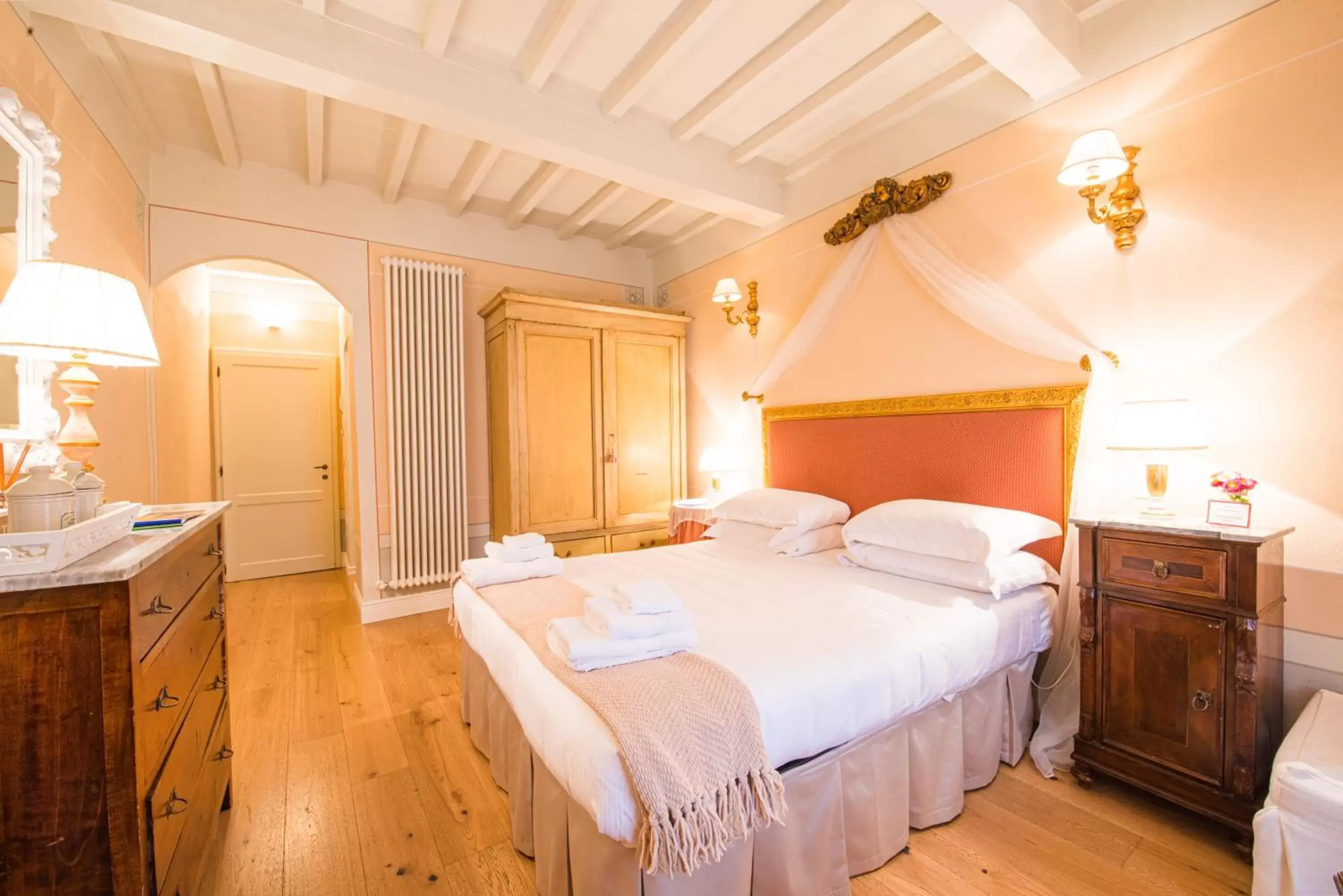 Bedroom, Bed in TORRE GIARDINO SEGRETO B&B- Borgo Capitano Collection - Albergo diffuso