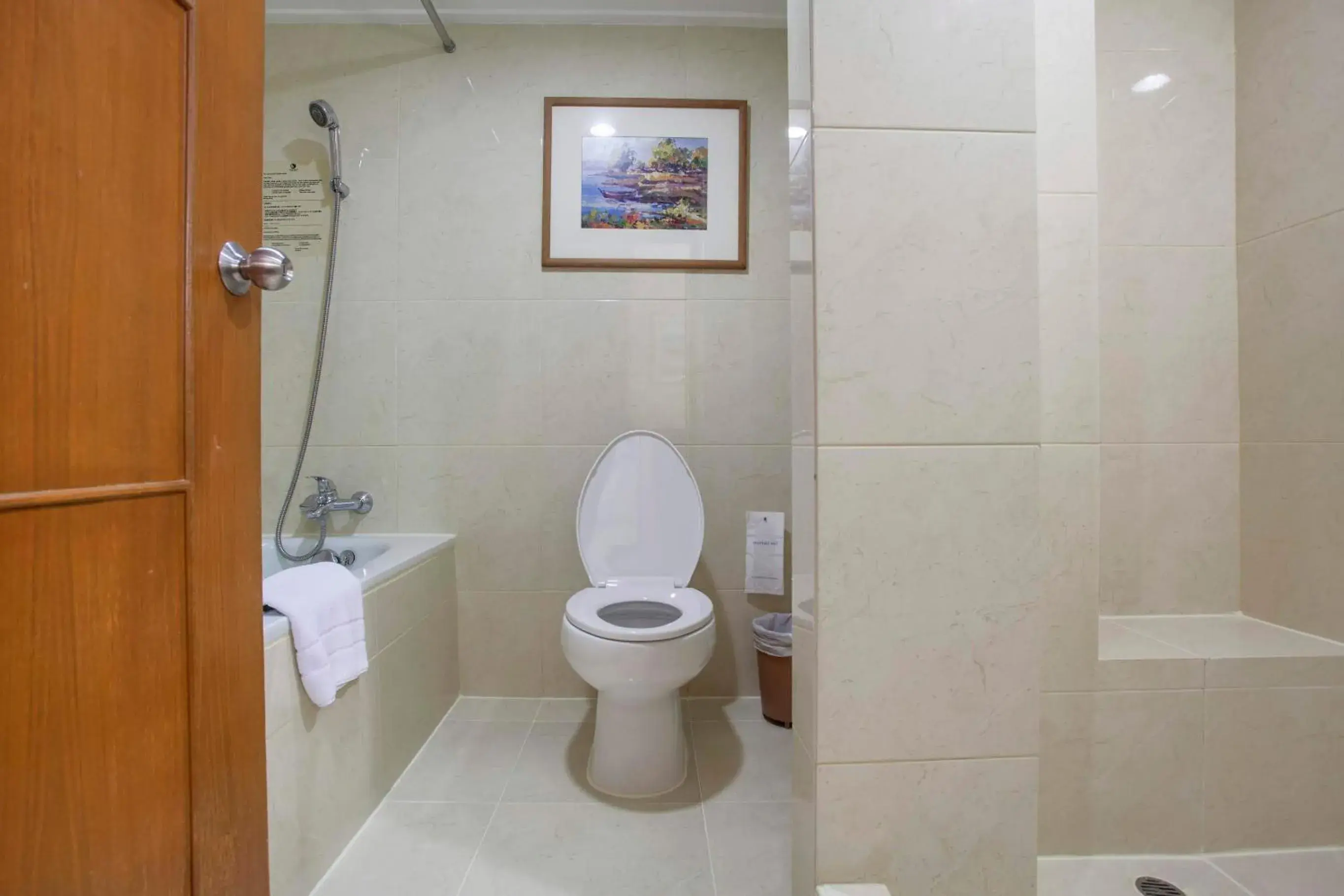 Bathroom in Cholchan Pattaya Beach Resort - SHA Extra Plus
