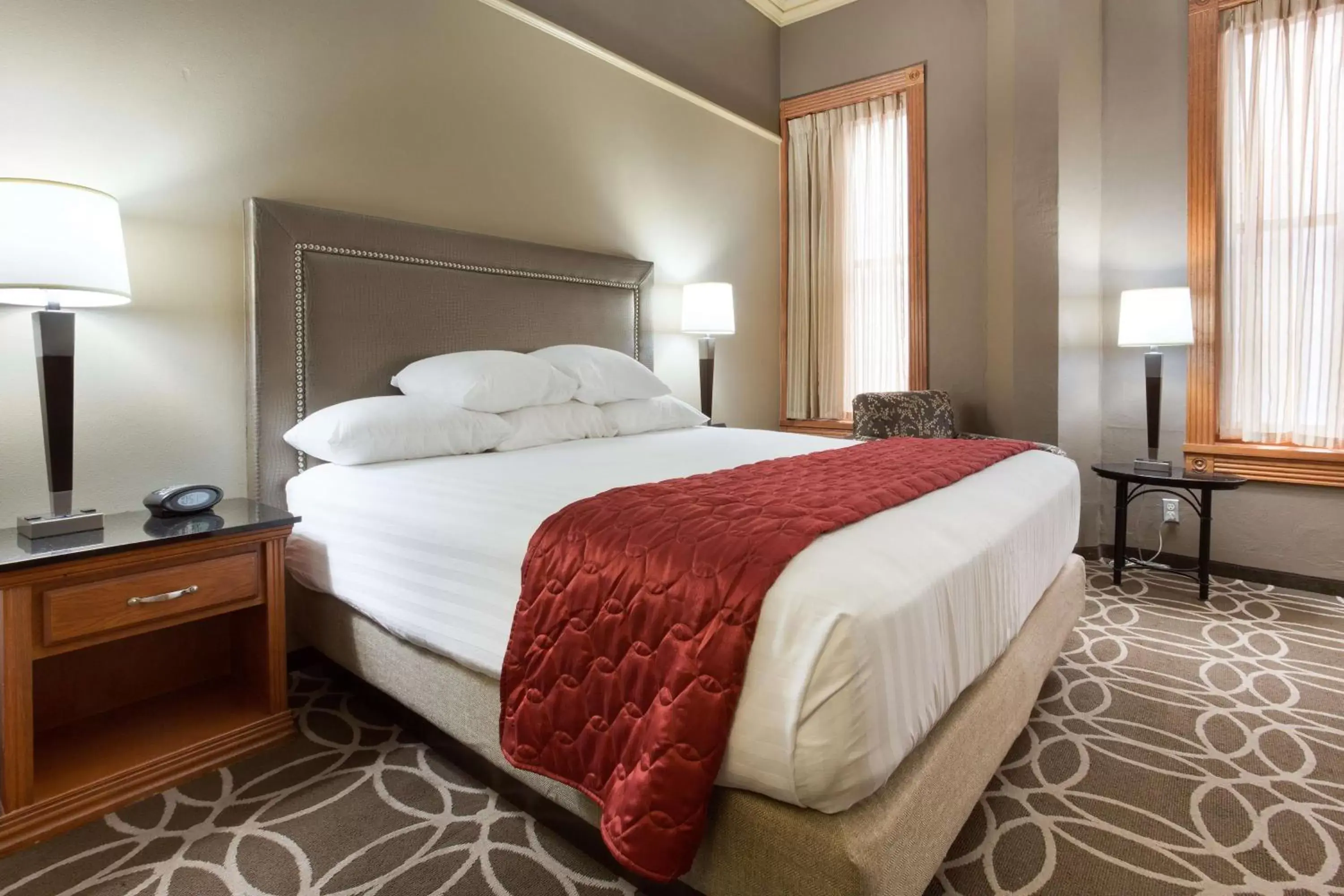 Deluxe King Room - Accessible, Roll-in Shower in Drury Inn & Suites San Antonio Riverwalk