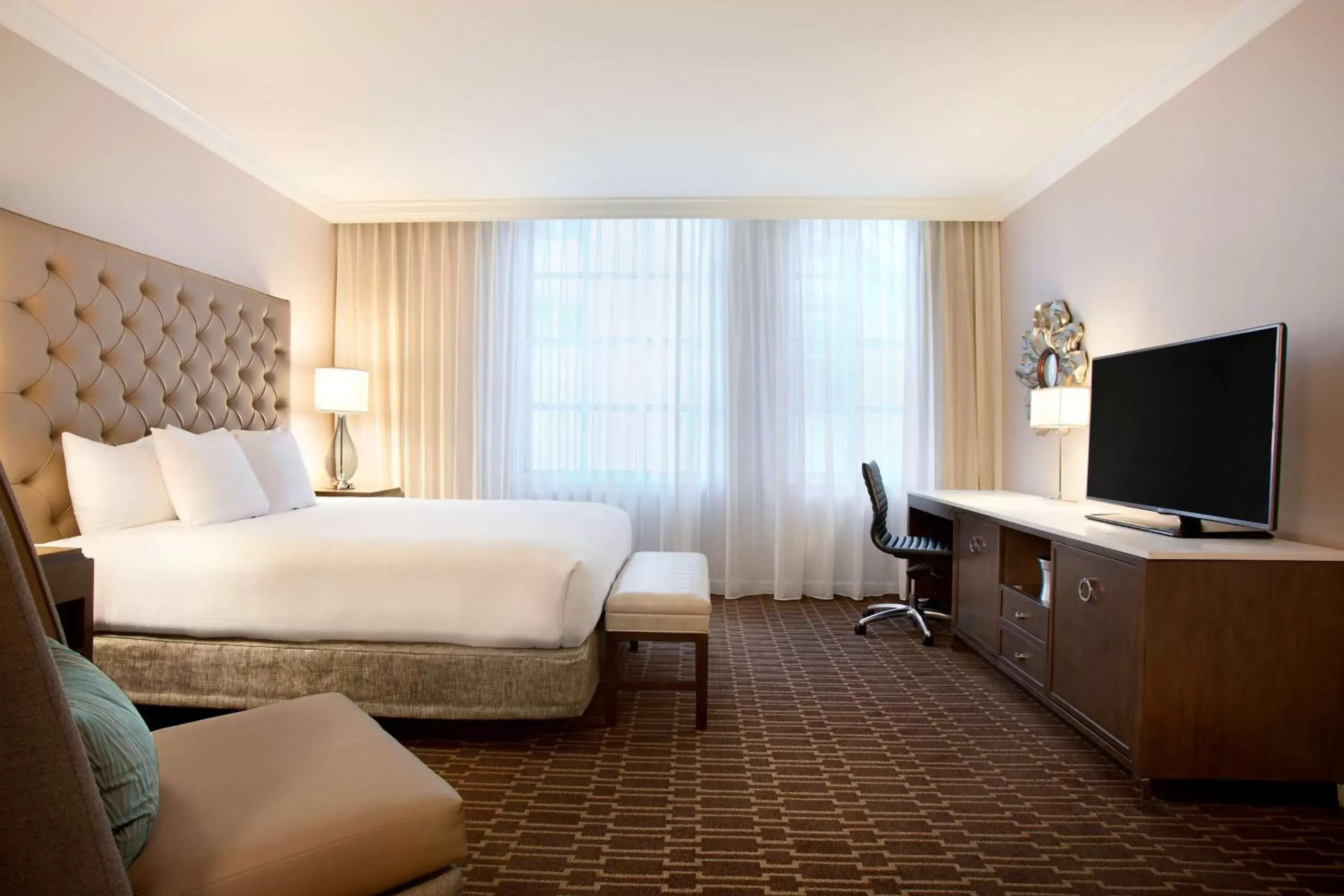 King Room - Hearing Access in Hilton New Orleans / St. Charles Avenue King Room - Hearing Access in Hilton New Orleans / St. Charles Avenue