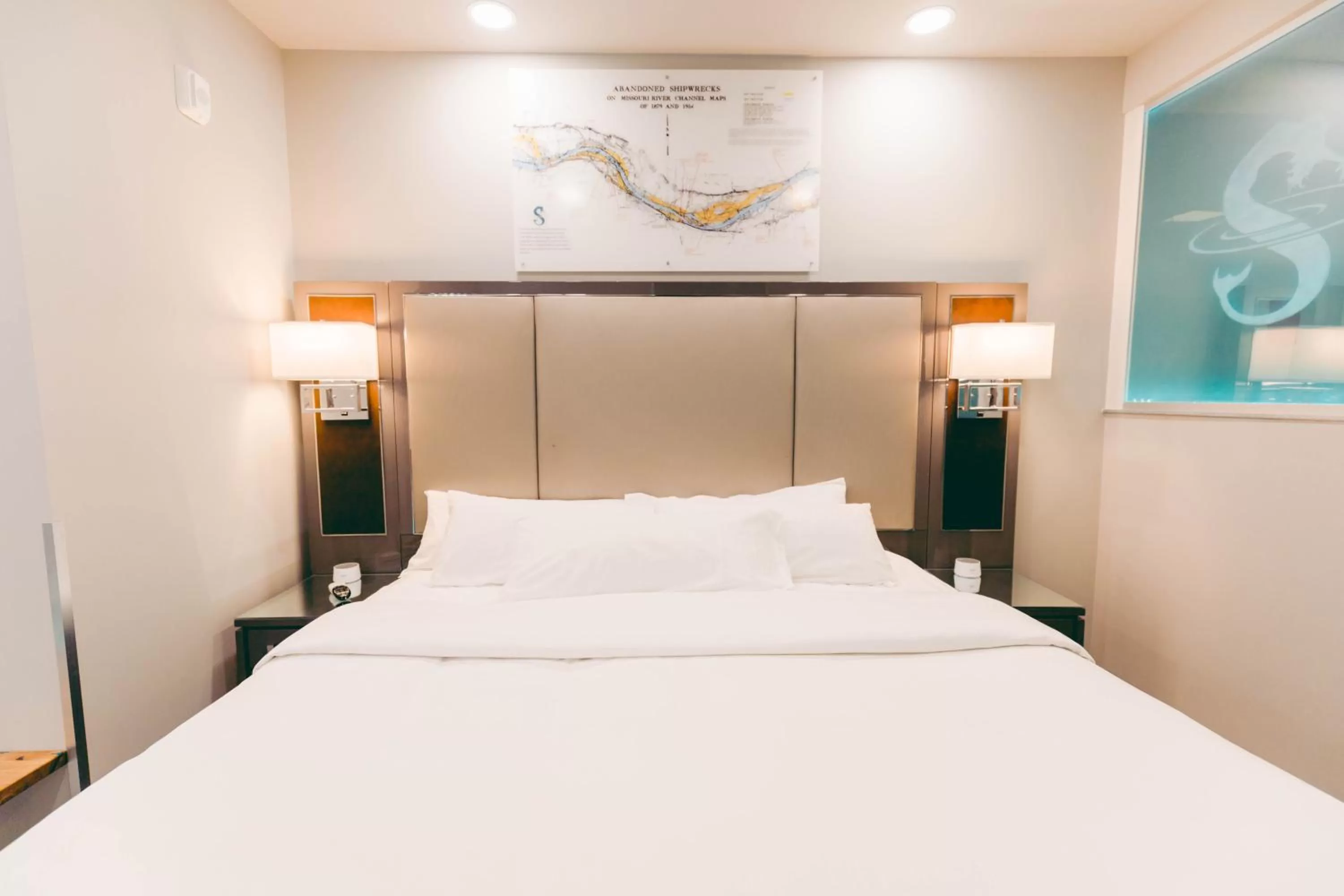 Bed in River Sirens Hotel-Contactless Check in Hotel