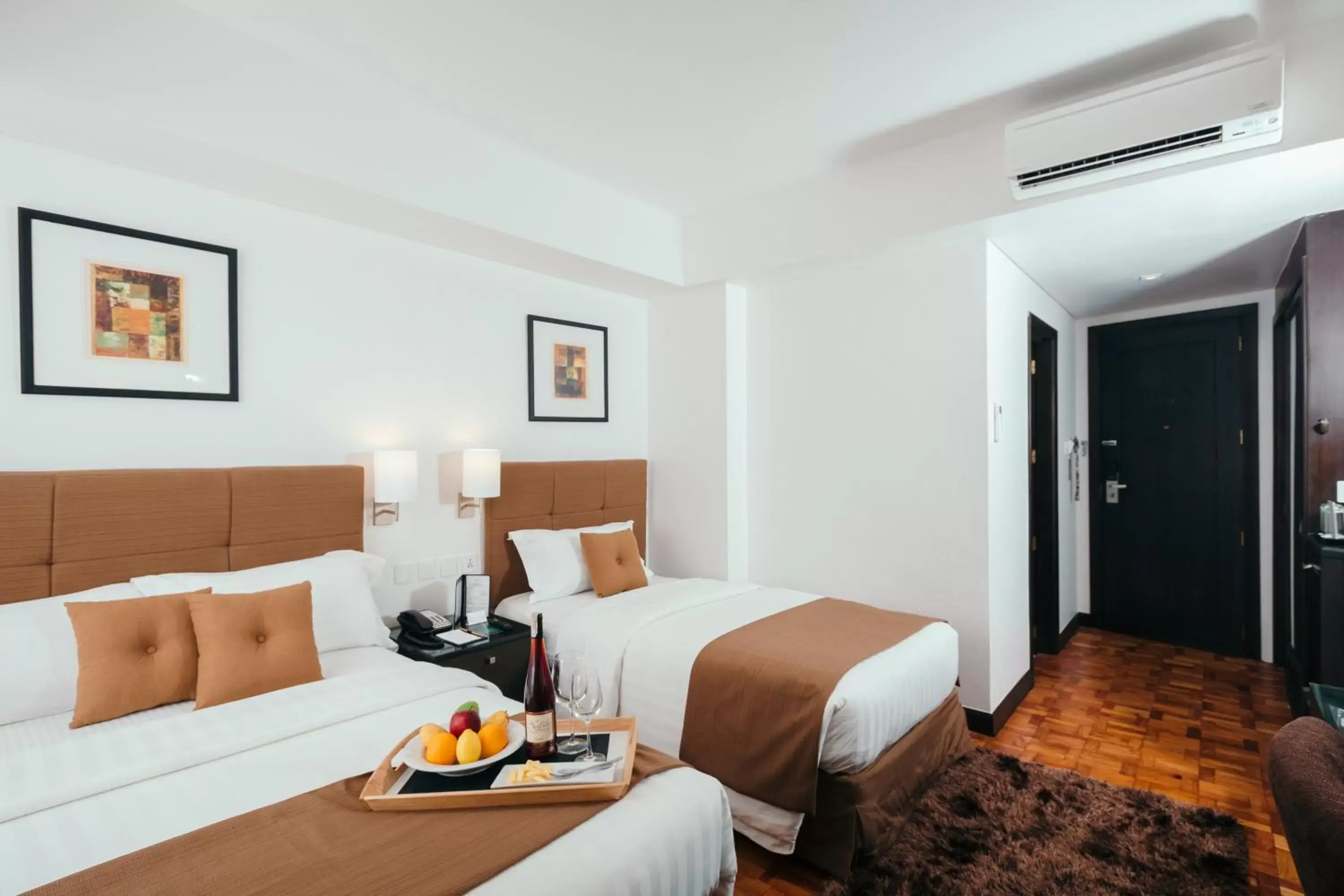 Bedroom, Bed in City Garden Hotel Makati