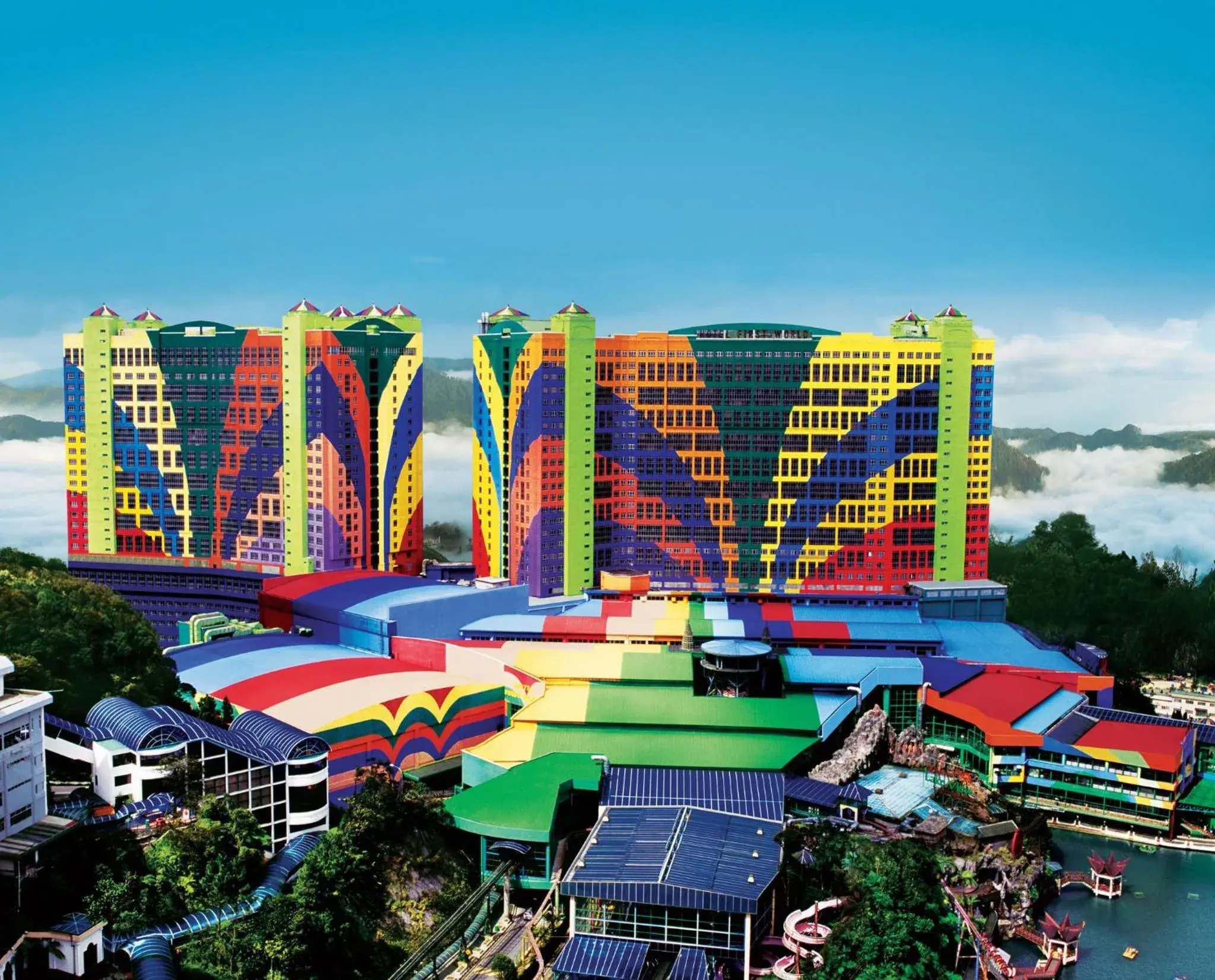 Facade/entrance in Resorts World Genting - First World Hotel