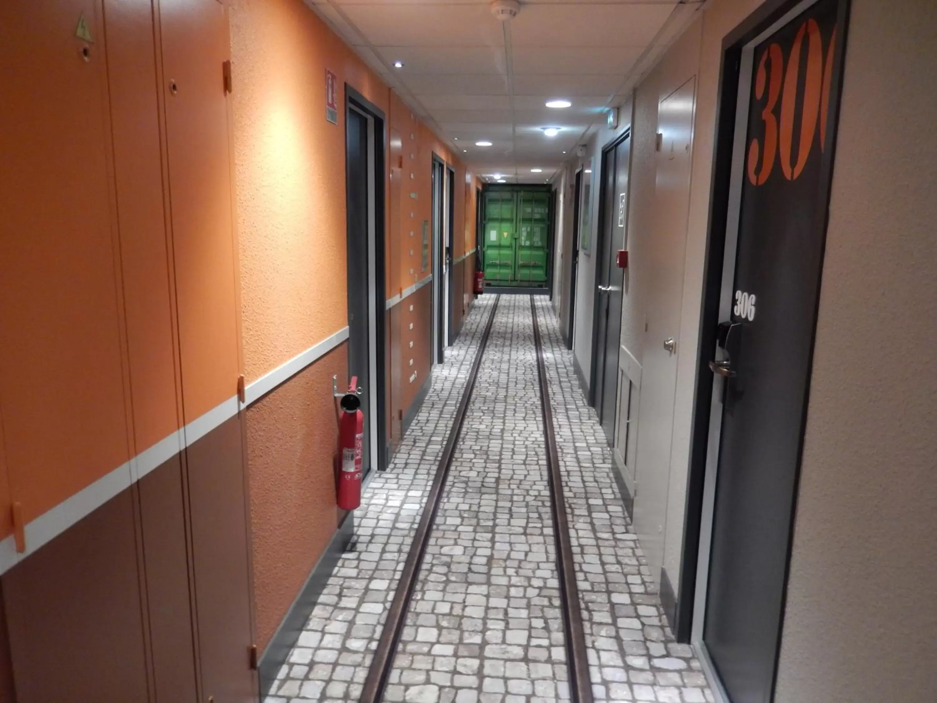 Lobby or reception, Balcony/Terrace in ibis Styles La Rochelle Centre