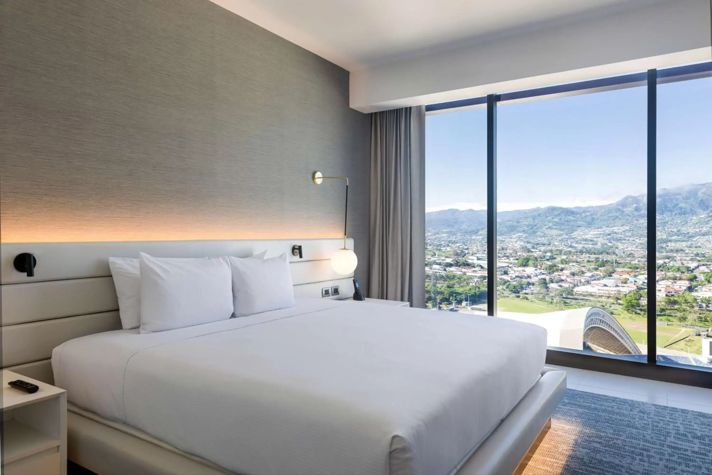 Bed in Hilton San Jose La Sabana