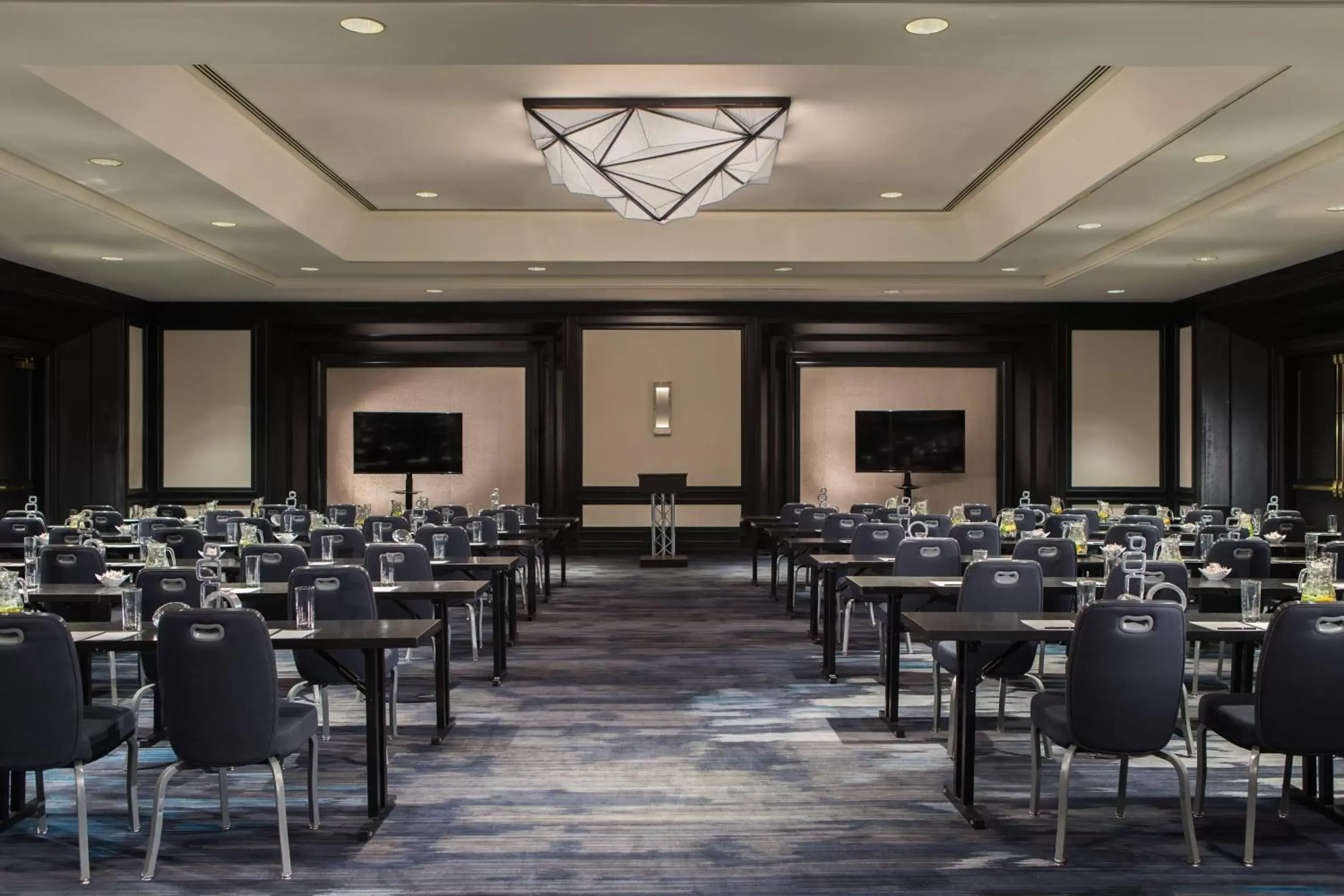 Meeting/conference room in Renaissance Baltimore Harborplace Hotel