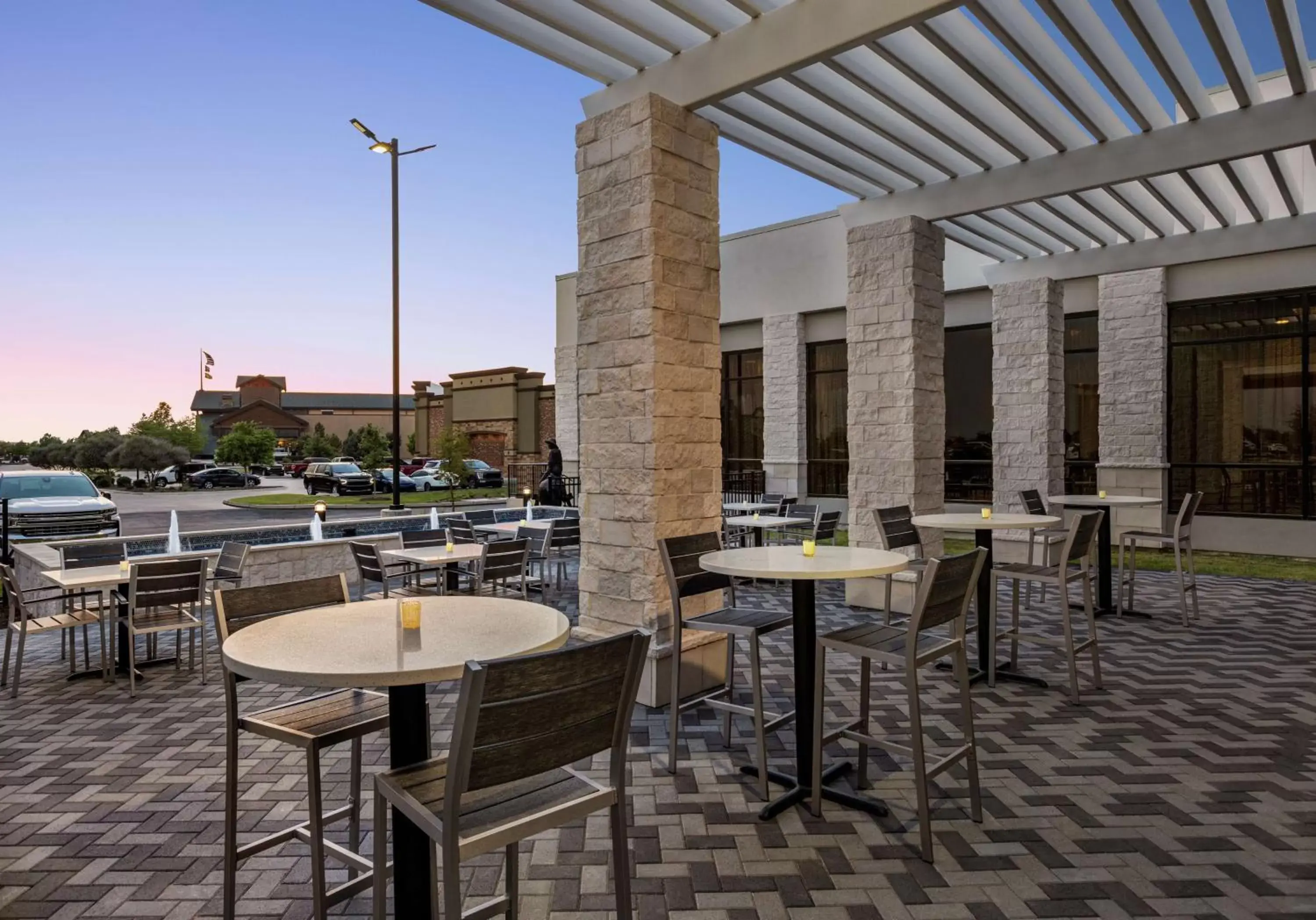 Patio, Restaurant/Places to Eat in Embassy Suites by Hilton Round Rock