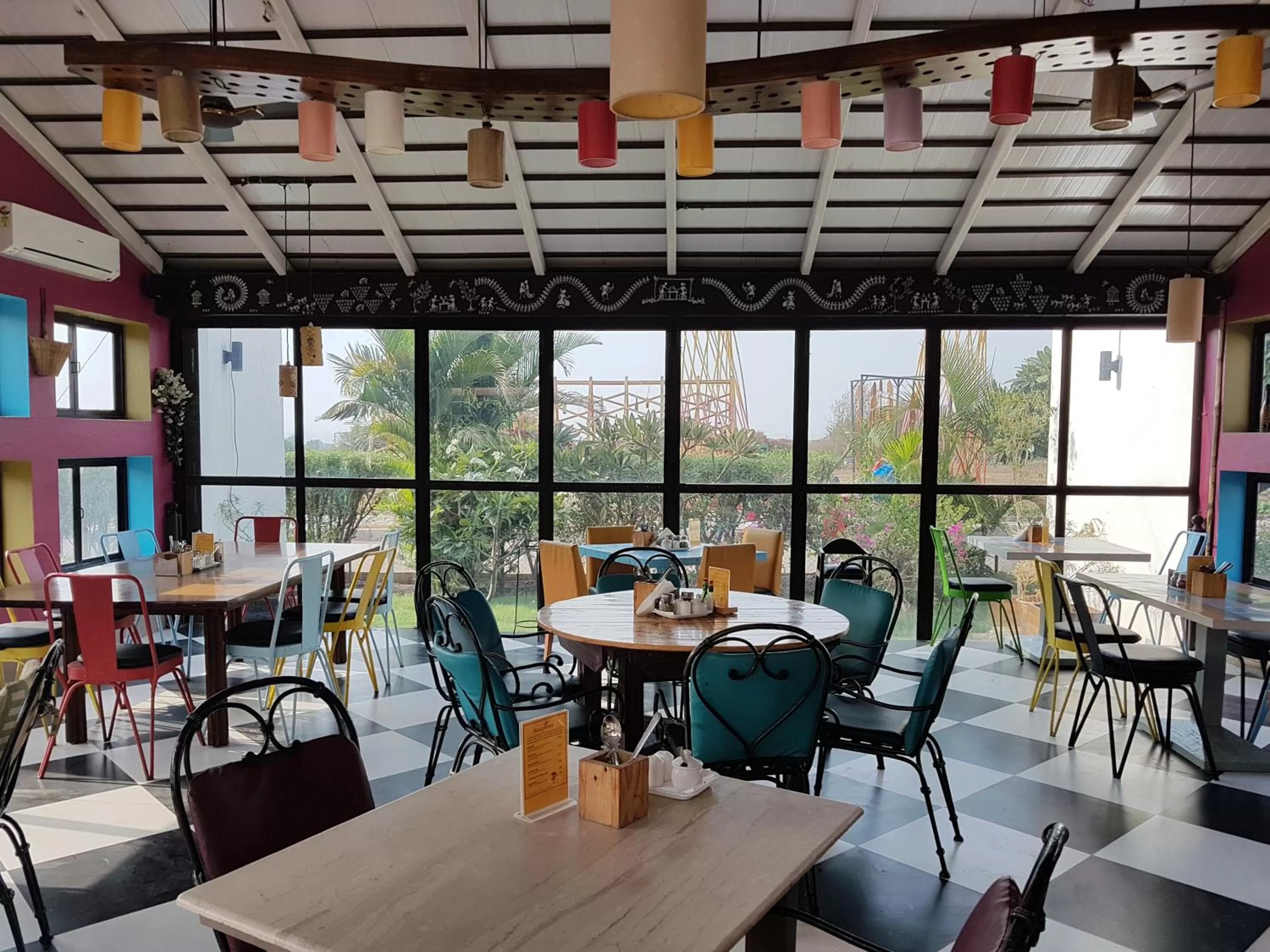 Restaurant/places to eat in The Source At Sula