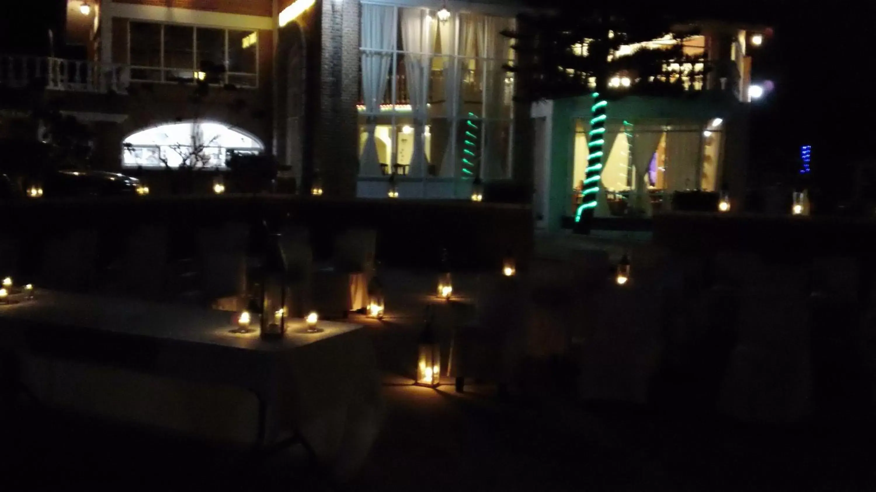 Restaurant/Places to Eat in Hotel Villa Monarca Inn