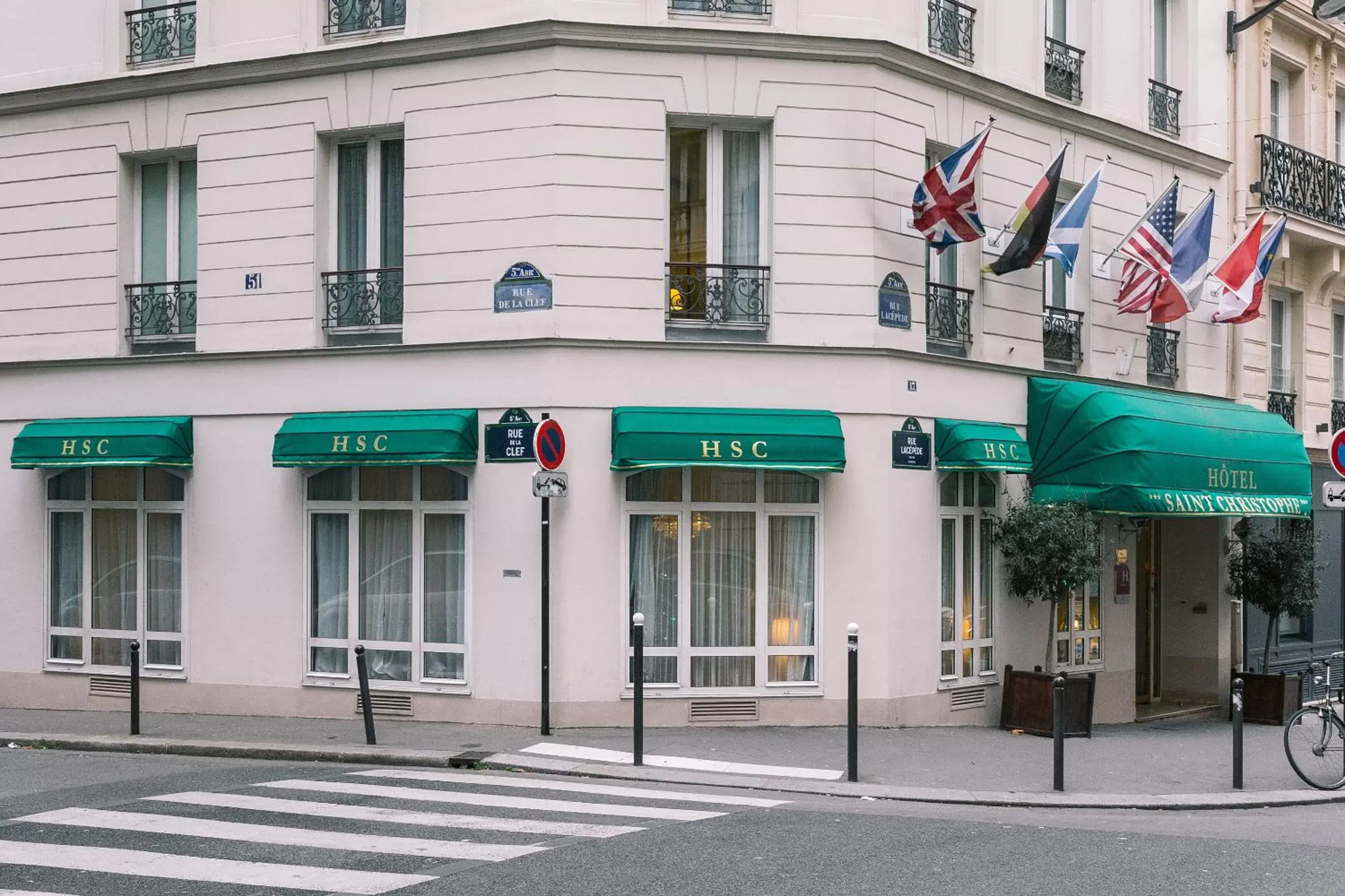 Facade/entrance, Property Building in Hotel Saint Christophe