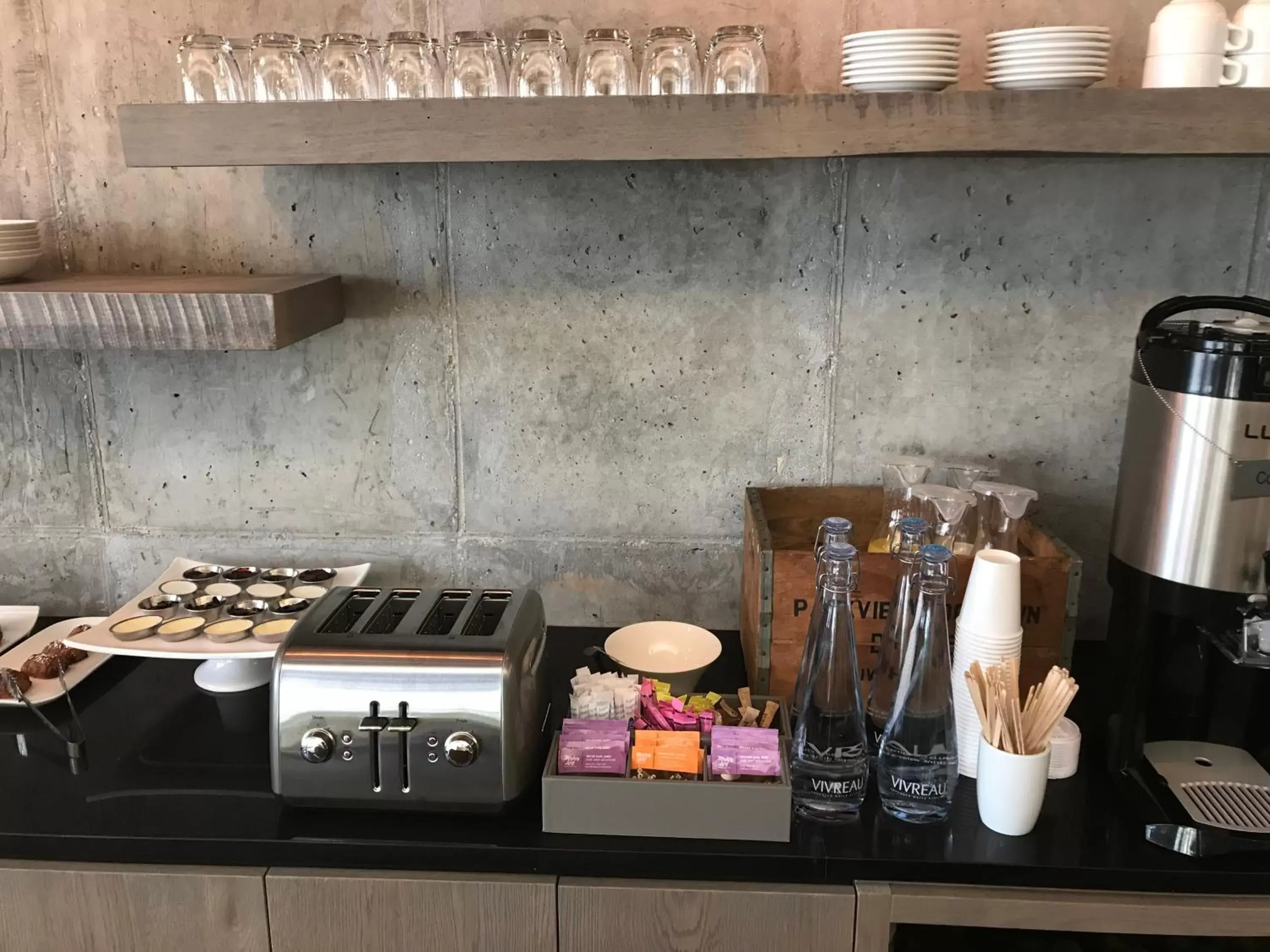 Continental breakfast, Kitchen/Kitchenette in The Preston House and Hotel