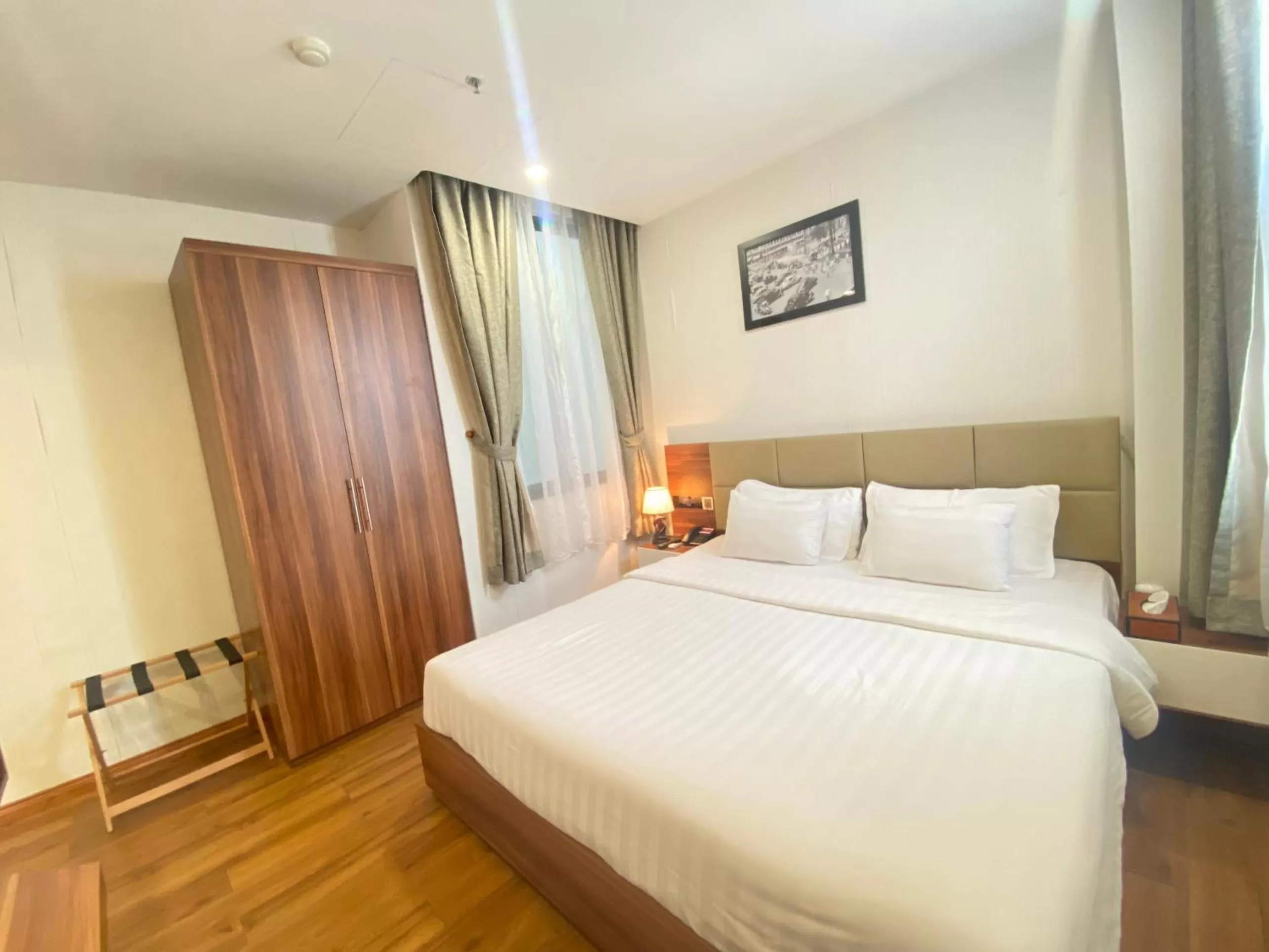 Deluxe Double or Twin Room in A25 Premium Hotel - 29 Lê Thị Hồng Gấm