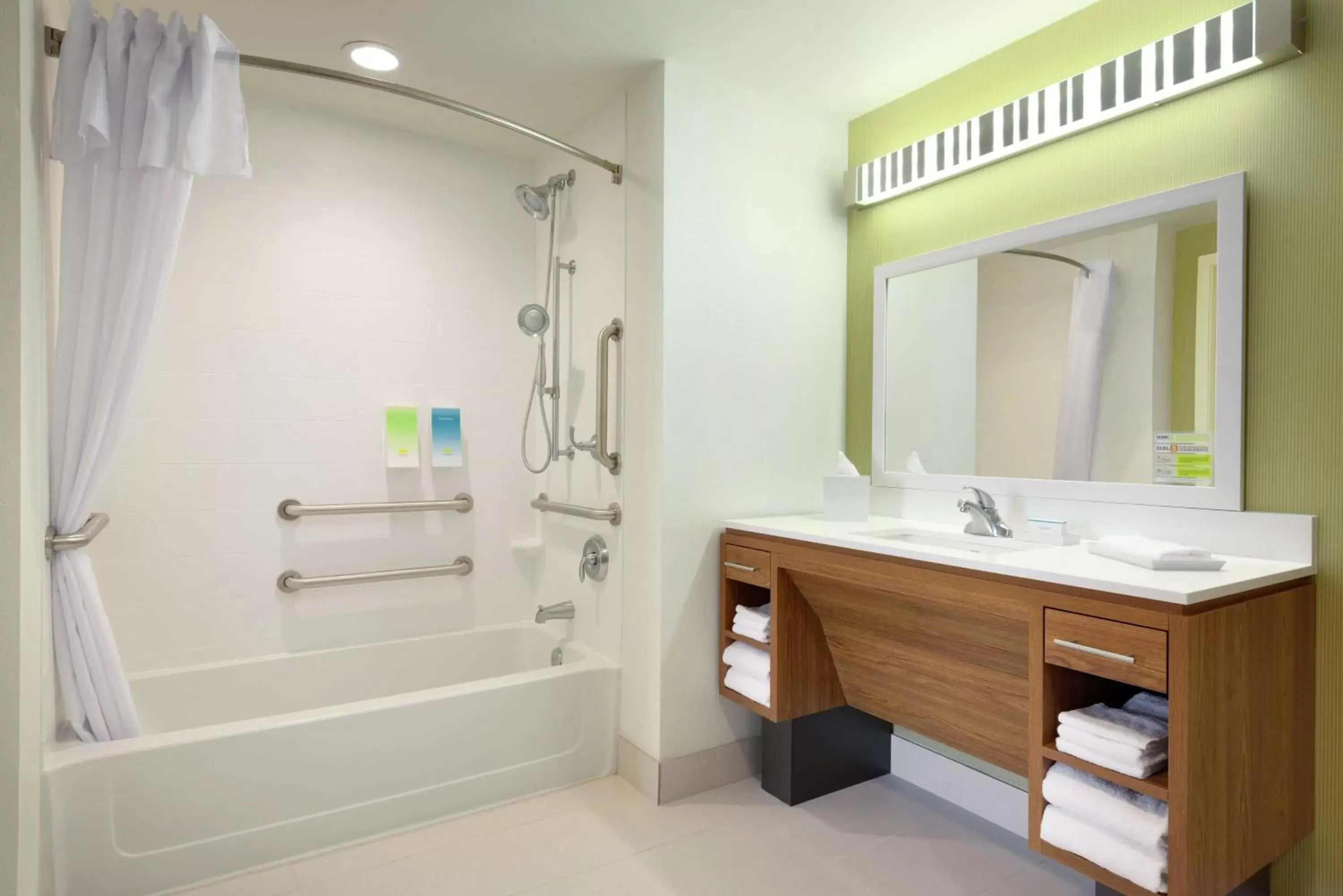 Bathroom in Home2 Suites by Hilton Roseville Minneapolis