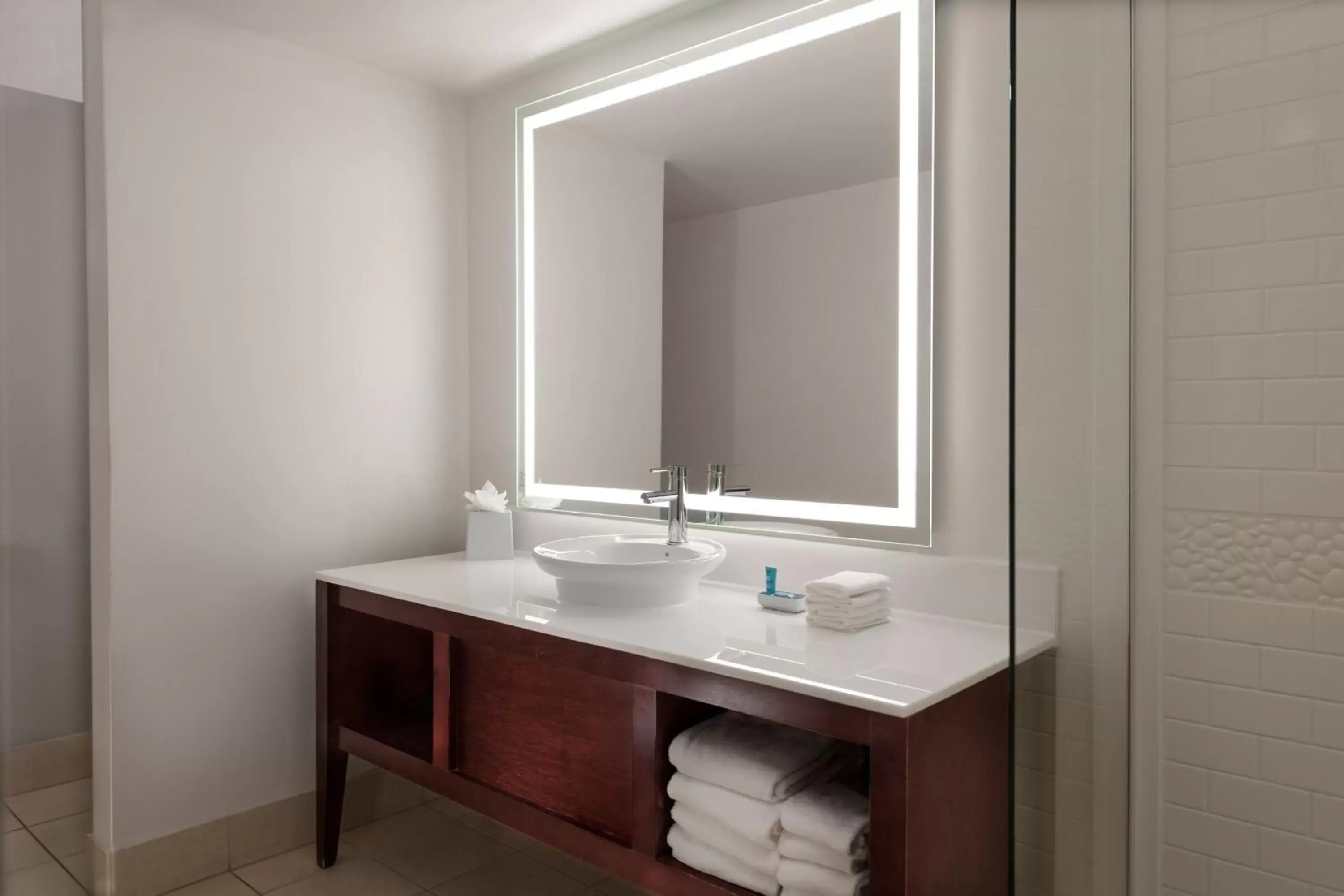 Traditional King, Guest room, 1 King in Aloft Nashville West End Traditional King, Guest room, 1 King in Aloft Nashville West End