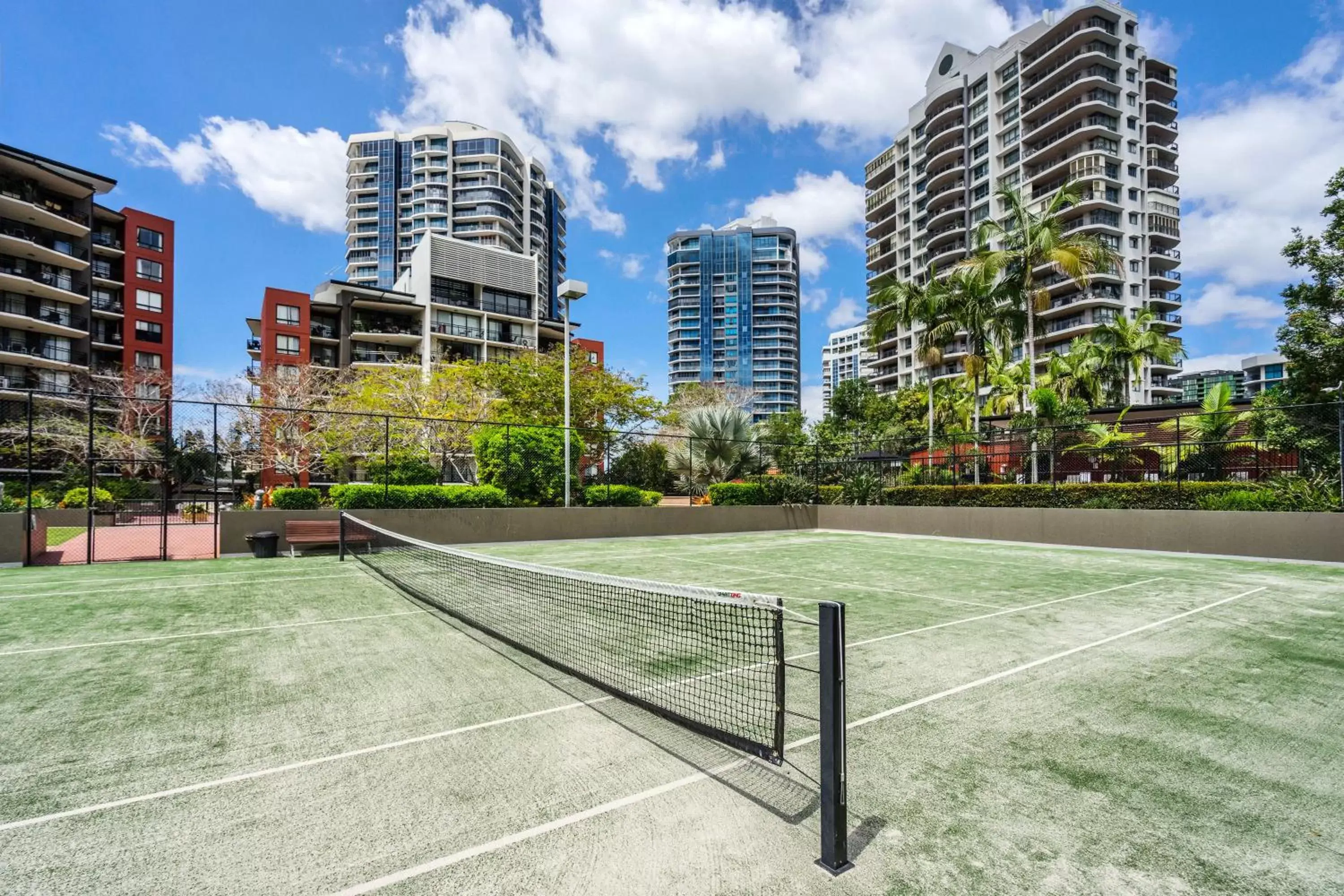 Tennis court in The Docks On Goodwin