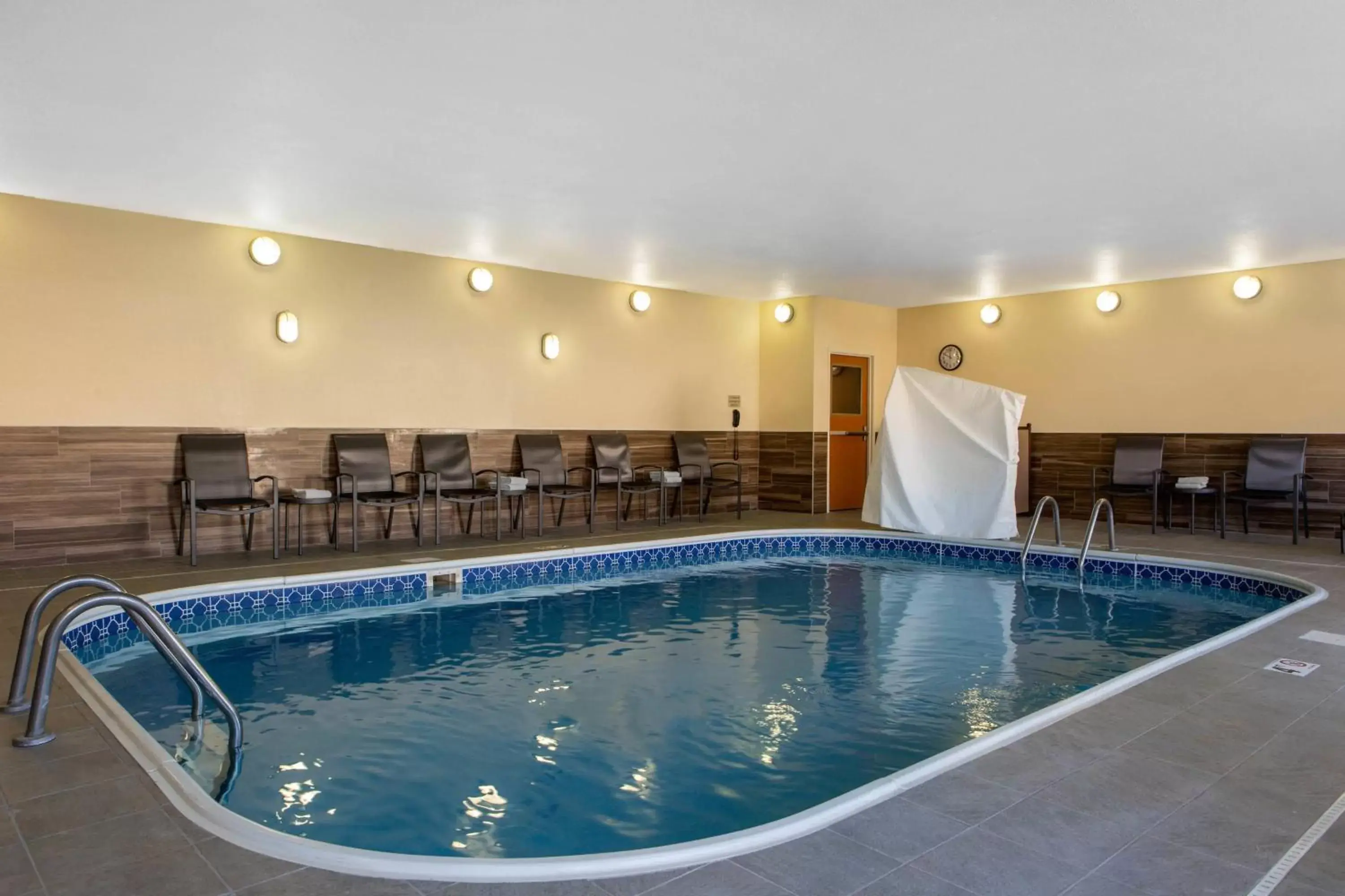 Swimming Pool in Fairfield Inn & Suites St. Cloud