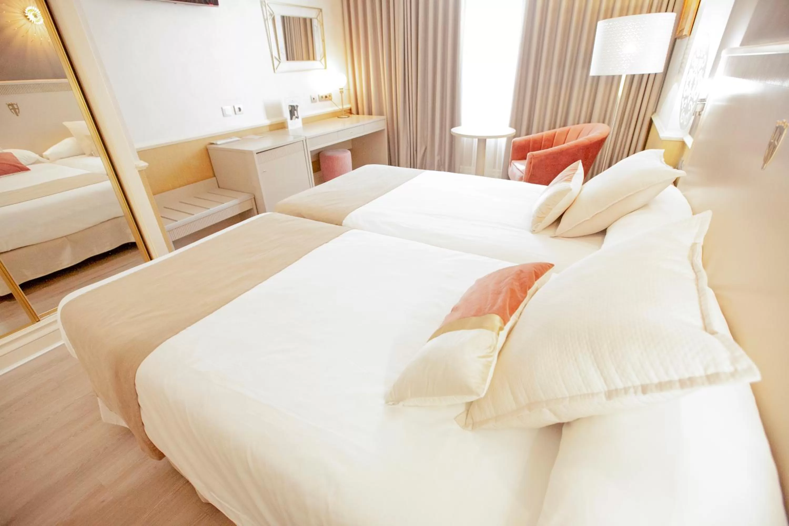 Bed in Hotel Alfonso VIII