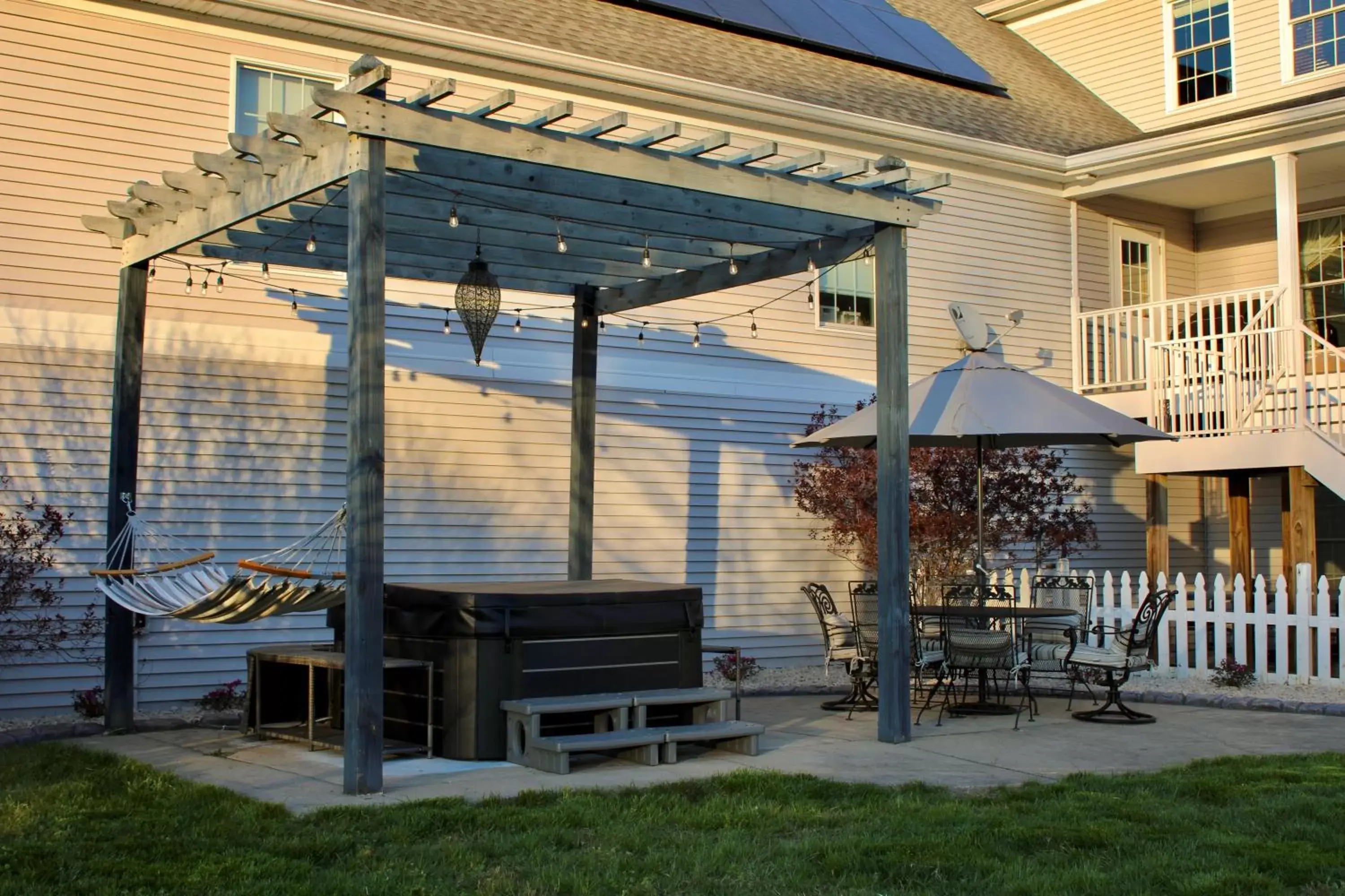 Hot Tub in Pillow and Paddock B&B