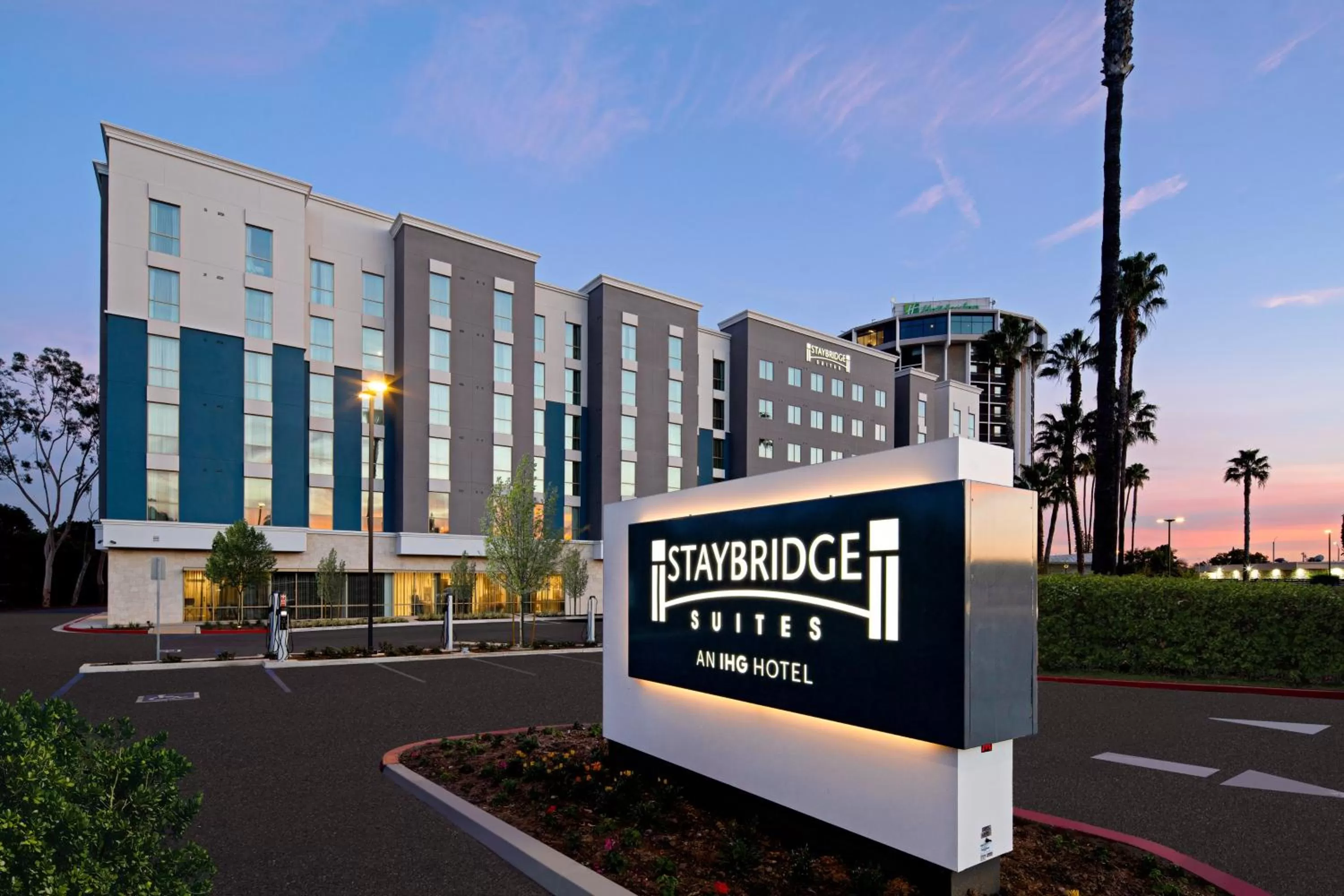 Staybridge Suites - Long Beach Airport by IHG