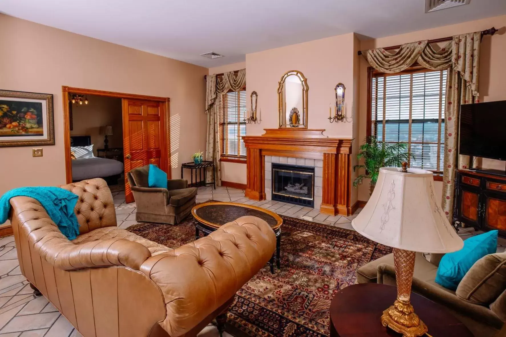 Bedroom, Seating Area in Landmark Inn