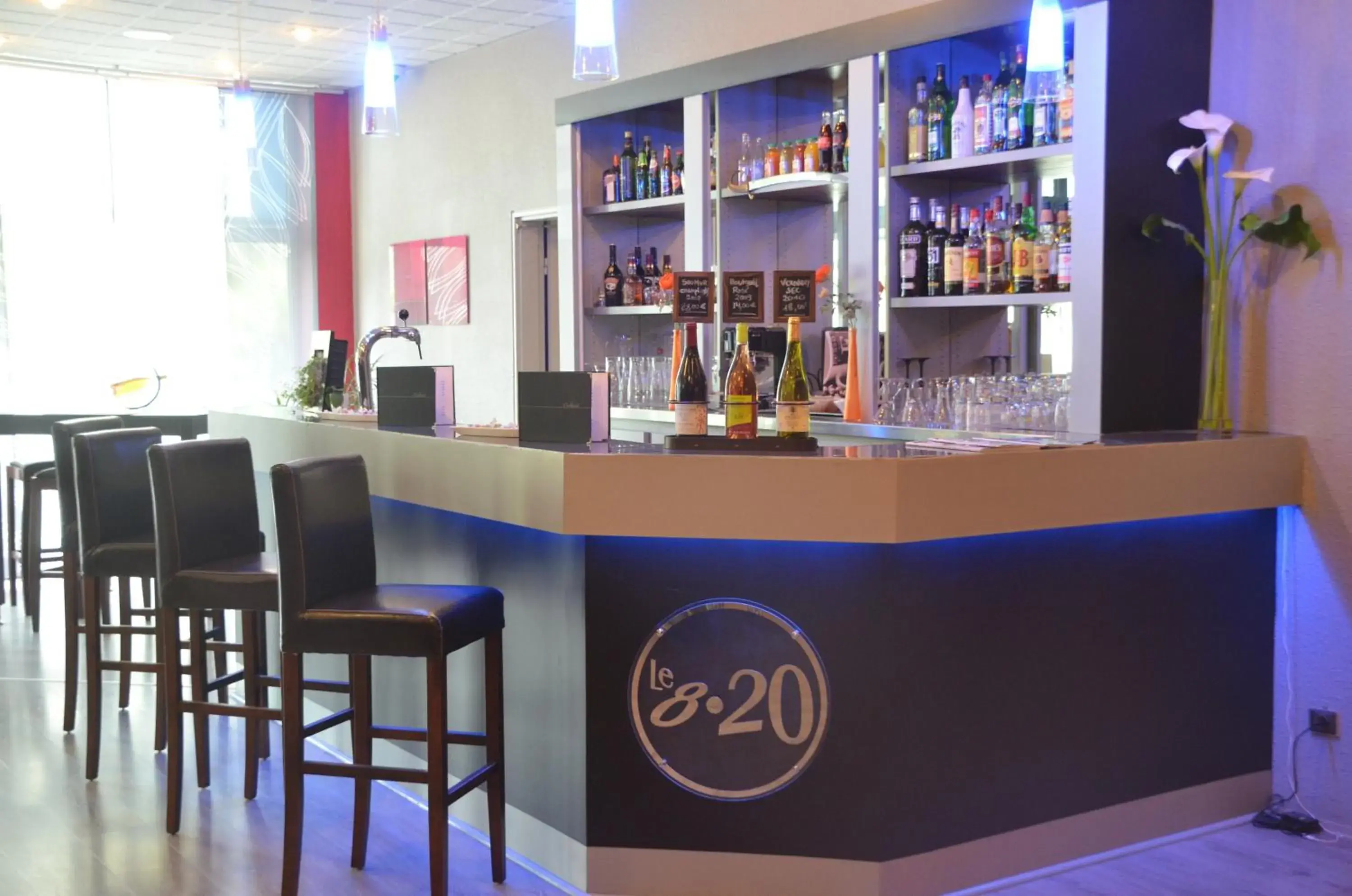 Lounge or bar, Lounge/Bar in The Originals City, Au Relais Saint-Eloi, Tours (Inter-Hotel)