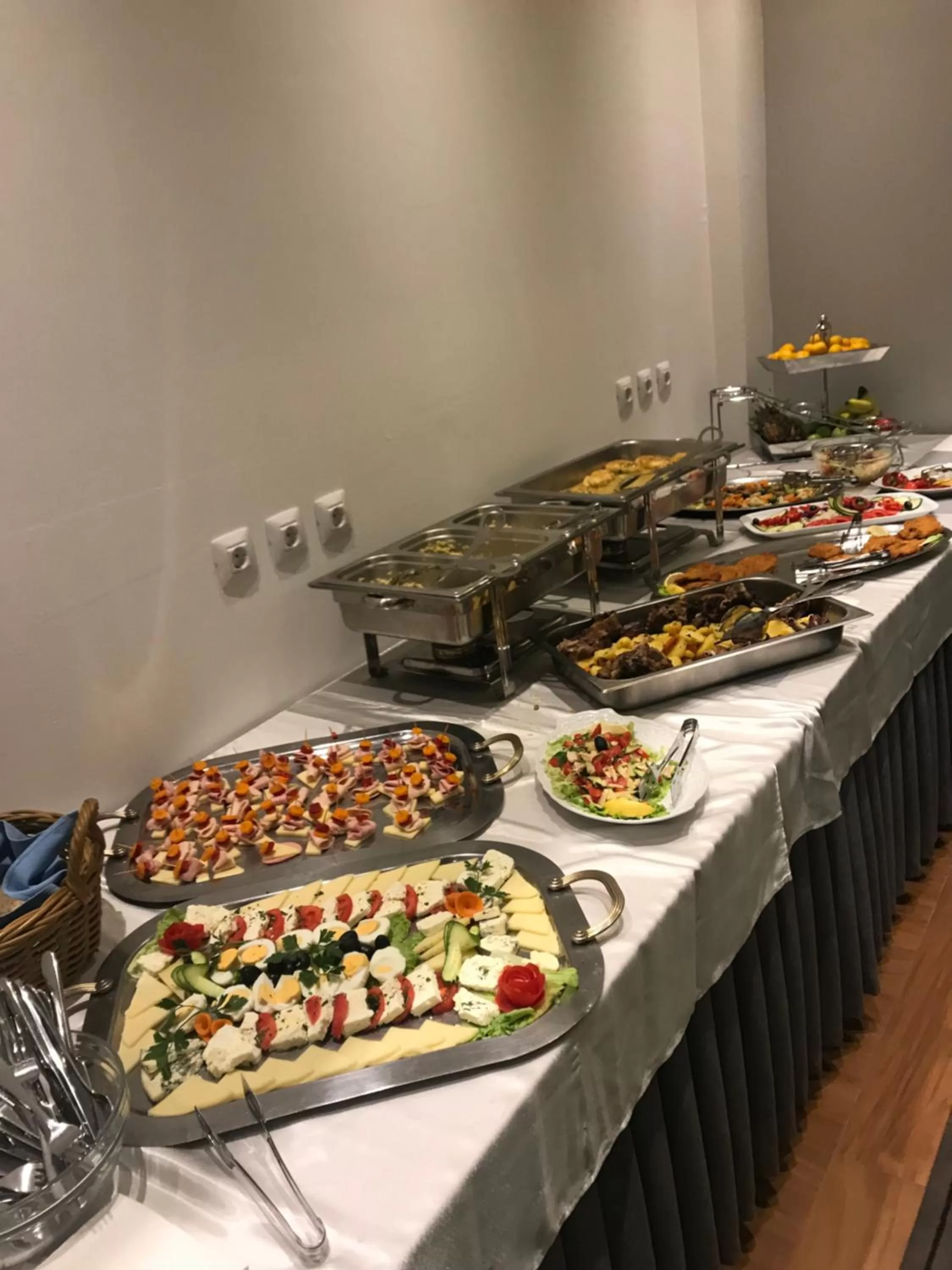 Continental breakfast in Hotel Grad