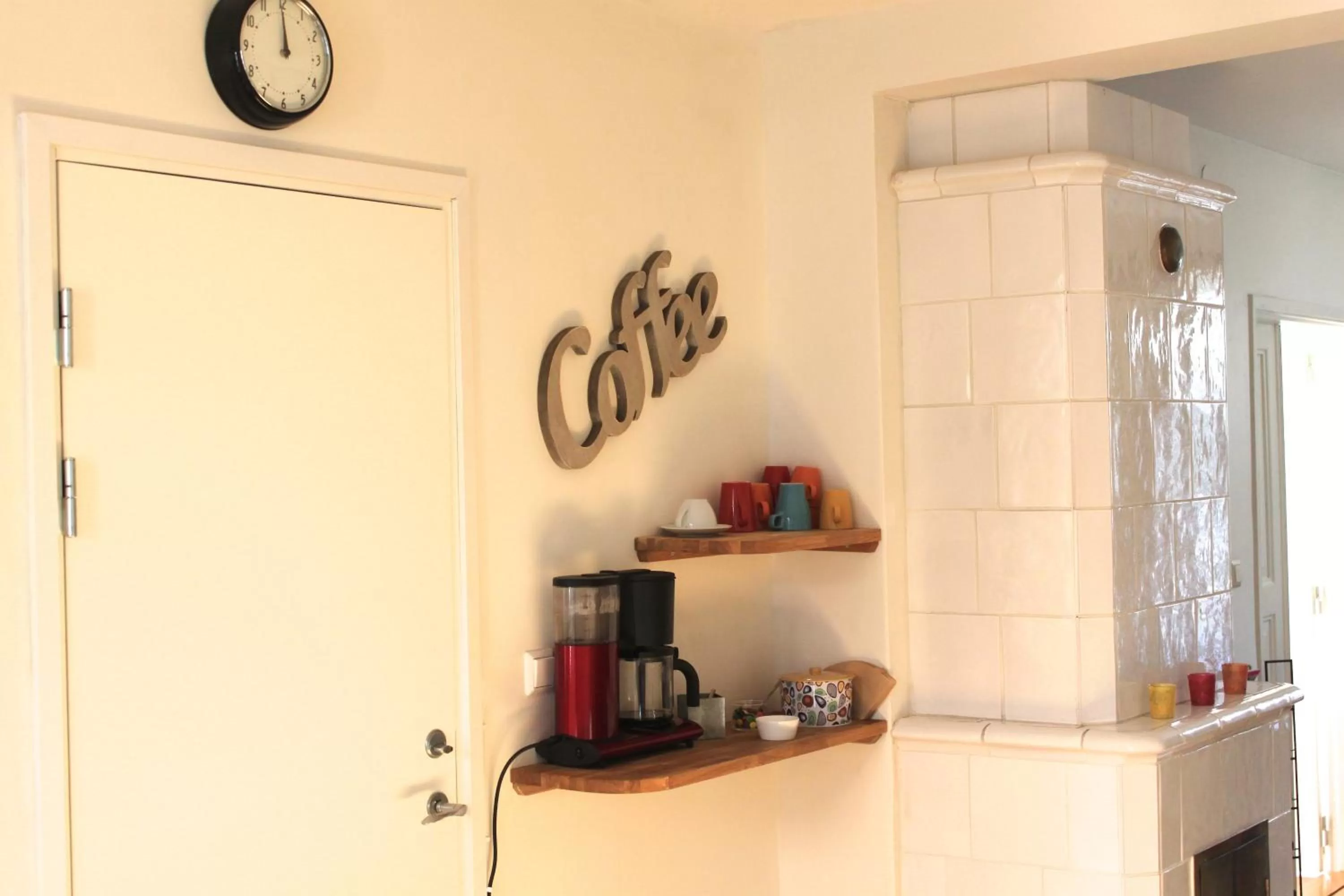 Coffee/tea facilities in Magles Smiley Inn