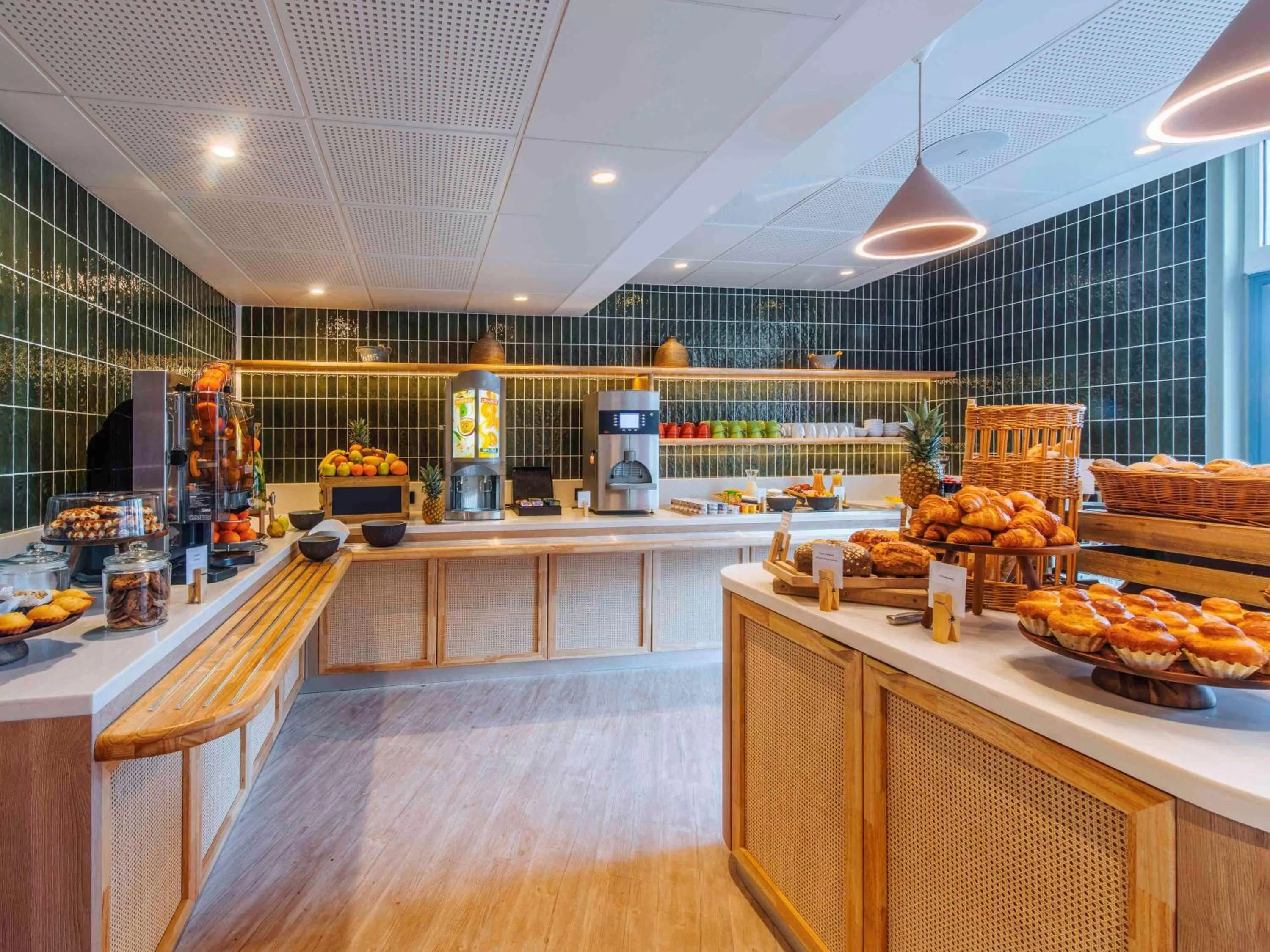 Restaurant/places to eat in ibis Styles Antibes