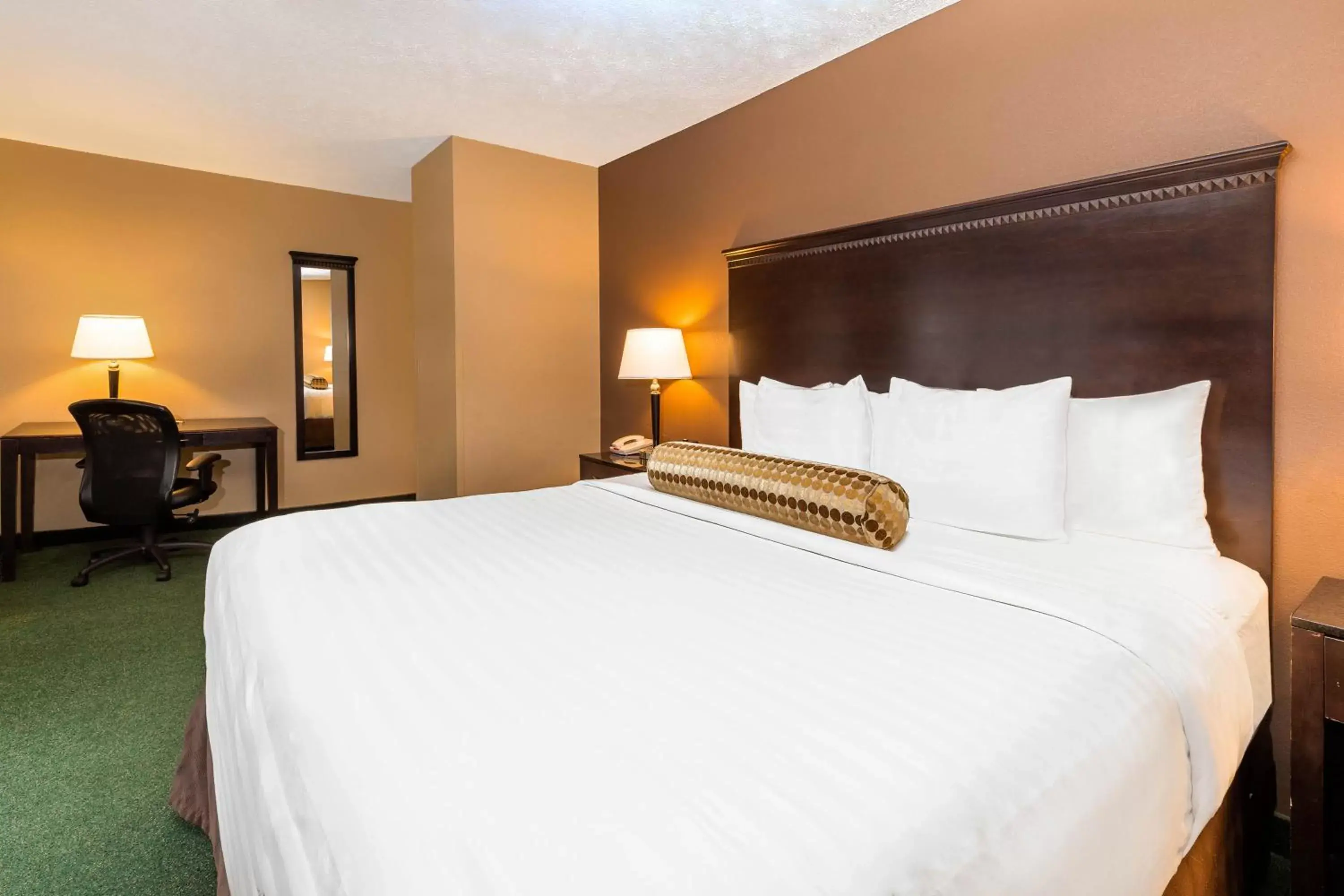 Bed in La Quinta by Wyndham Seattle Downtown