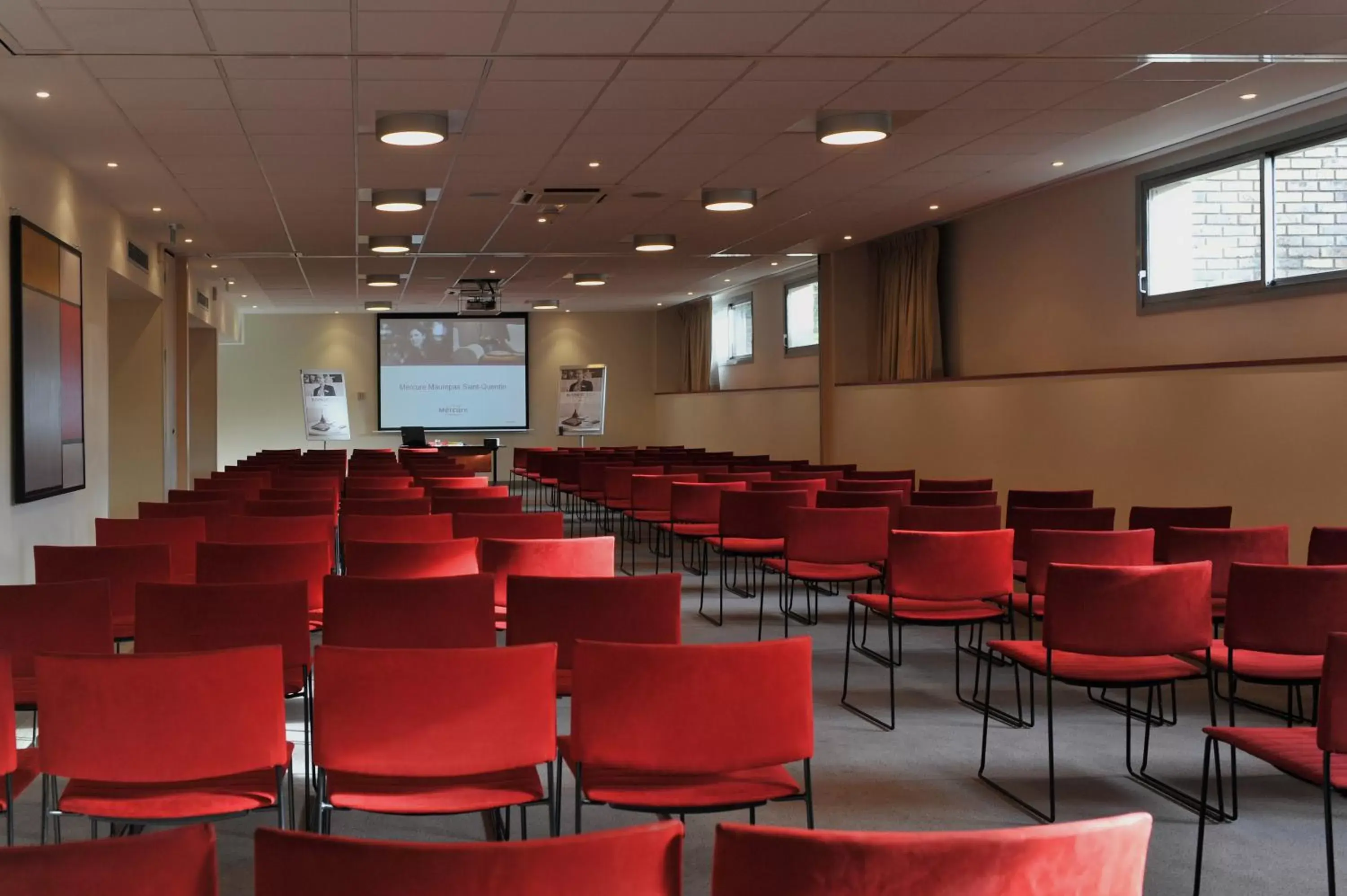 Business facilities in Mercure Maurepas Saint Quentin